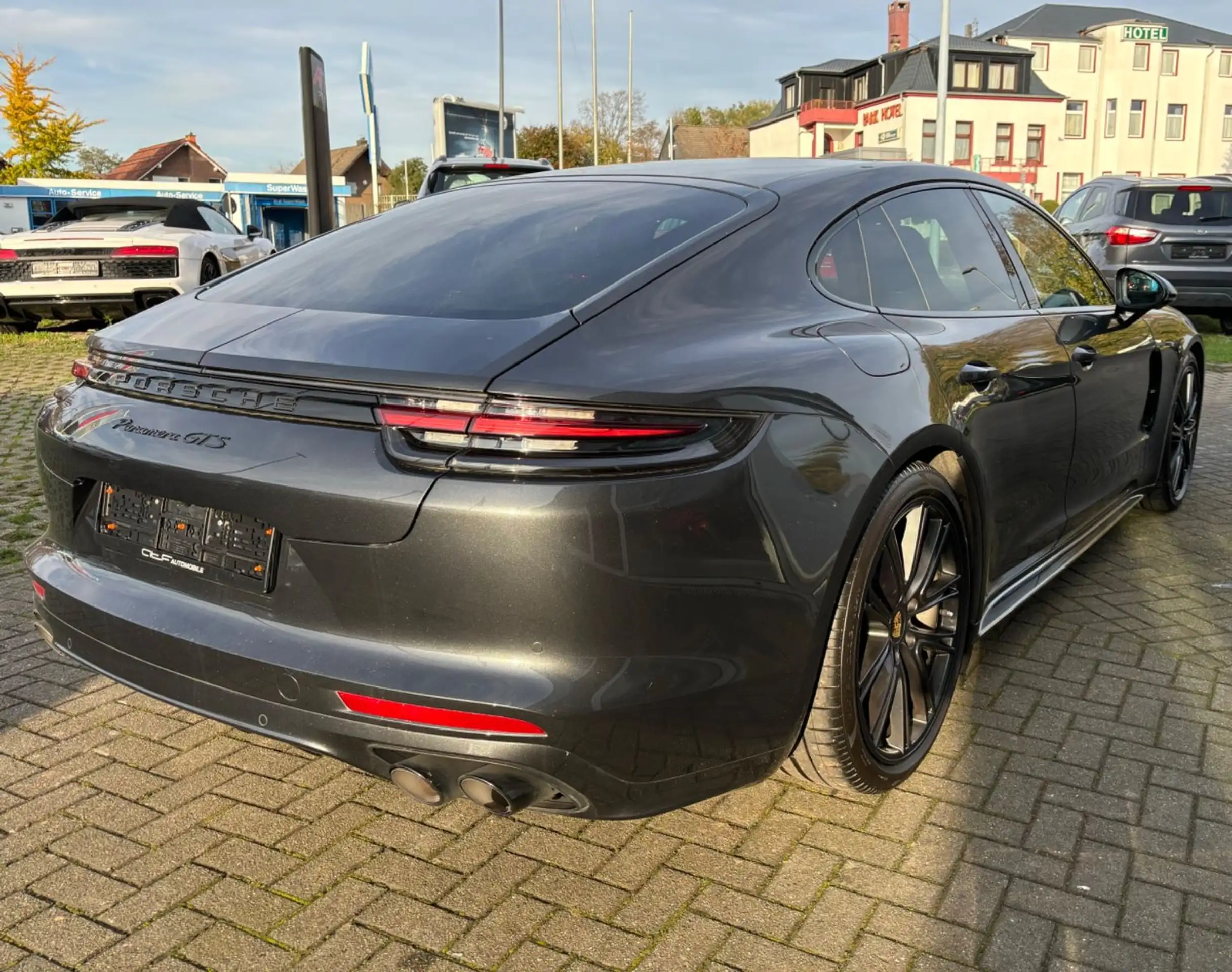 Porsche - Panamera