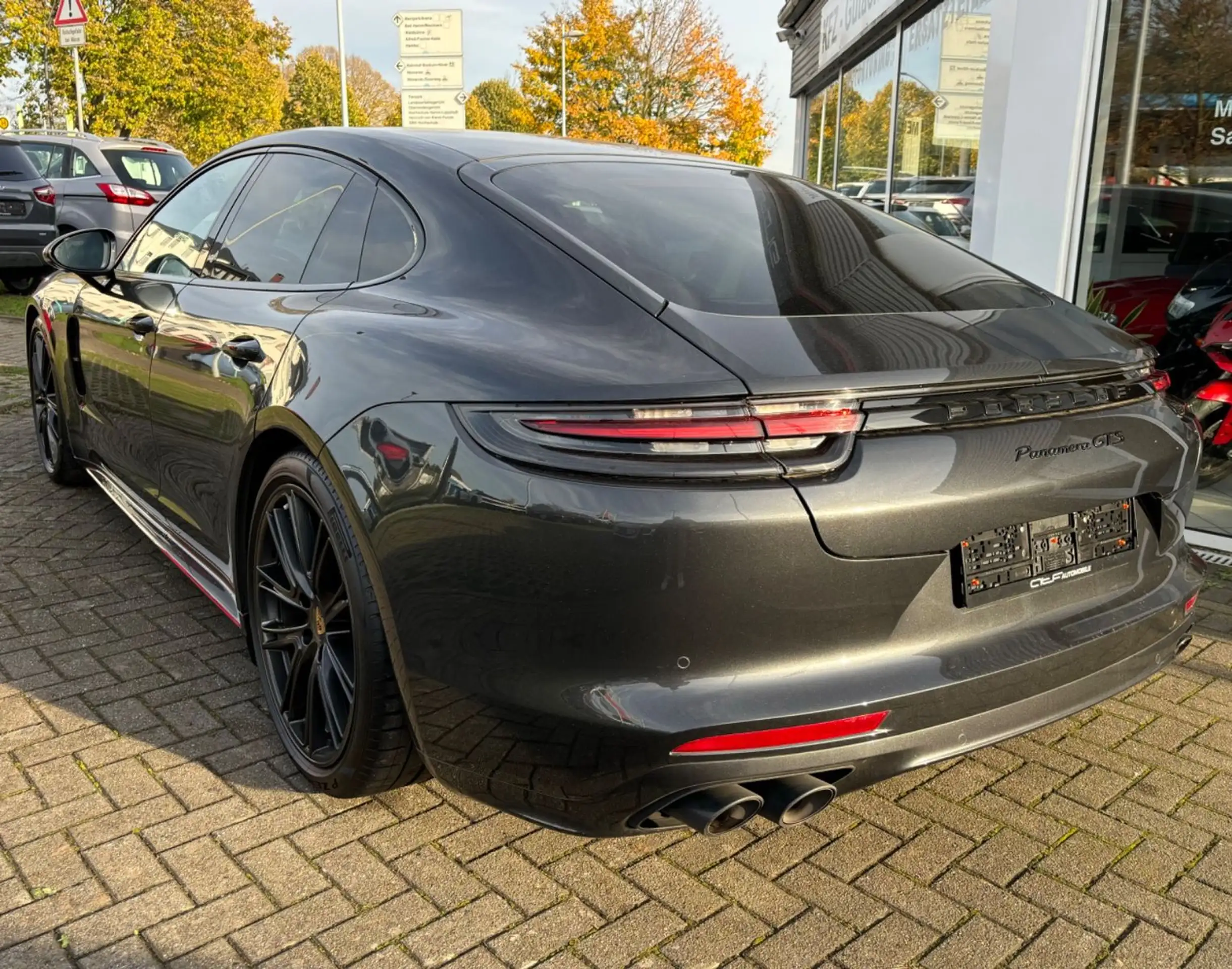 Porsche - Panamera