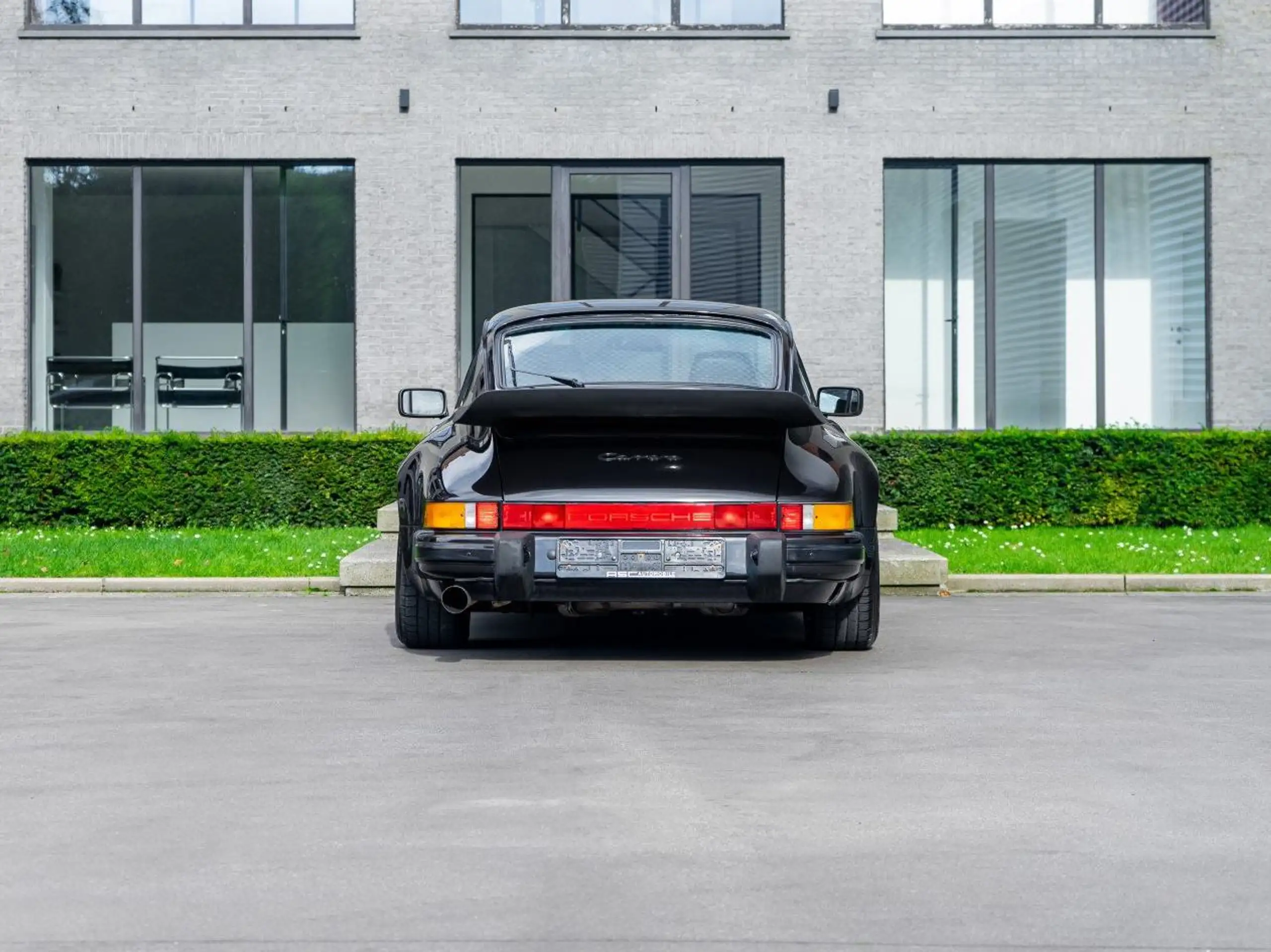 Porsche - 911