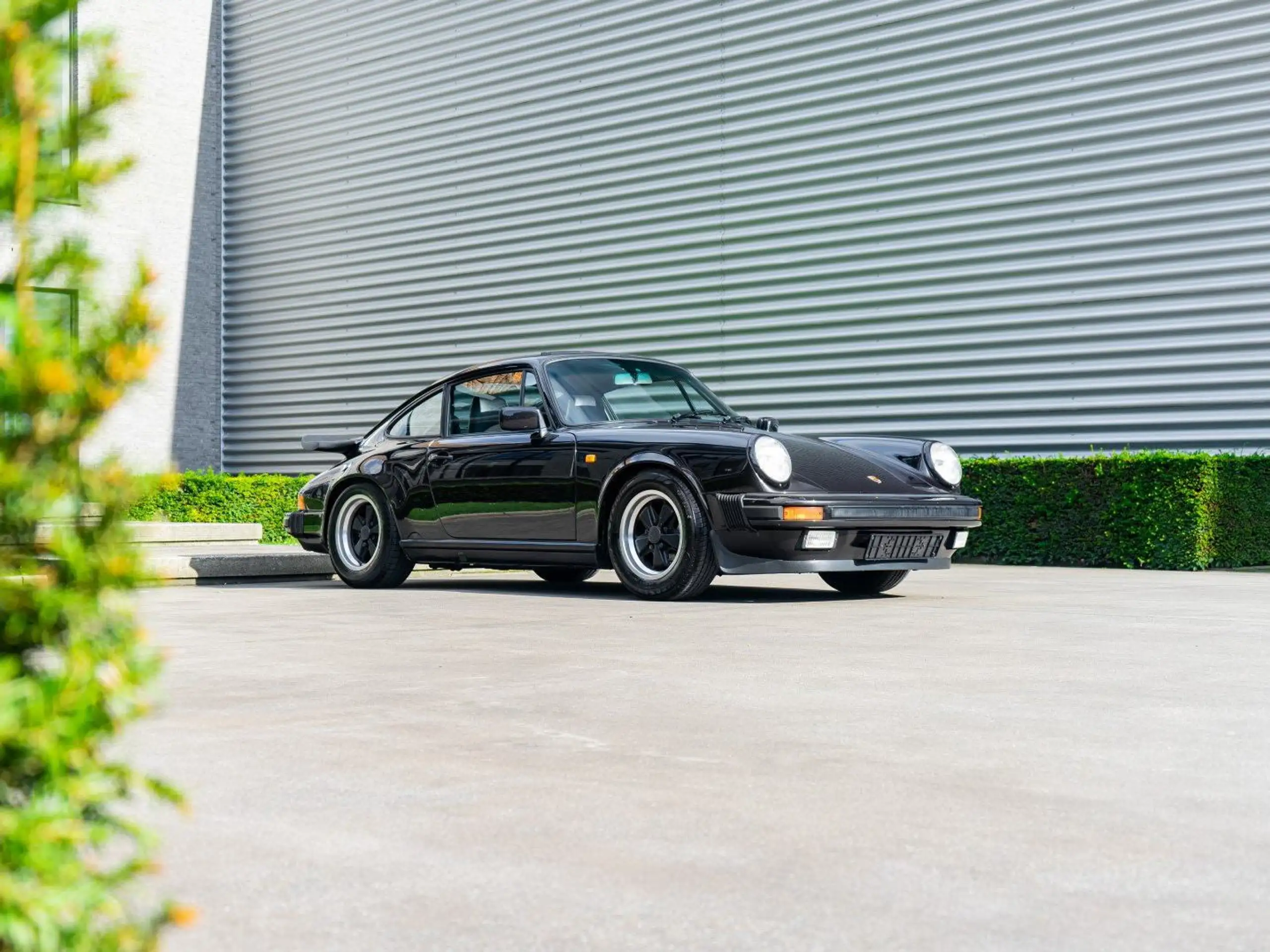 Porsche - 911