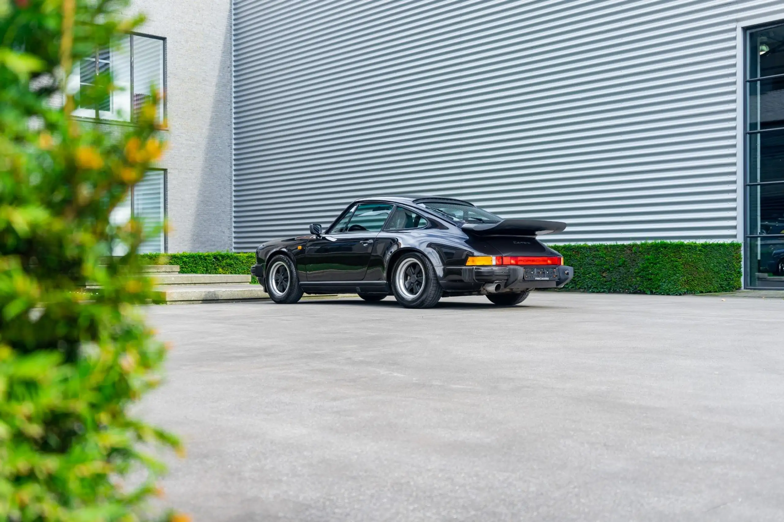 Porsche - 911