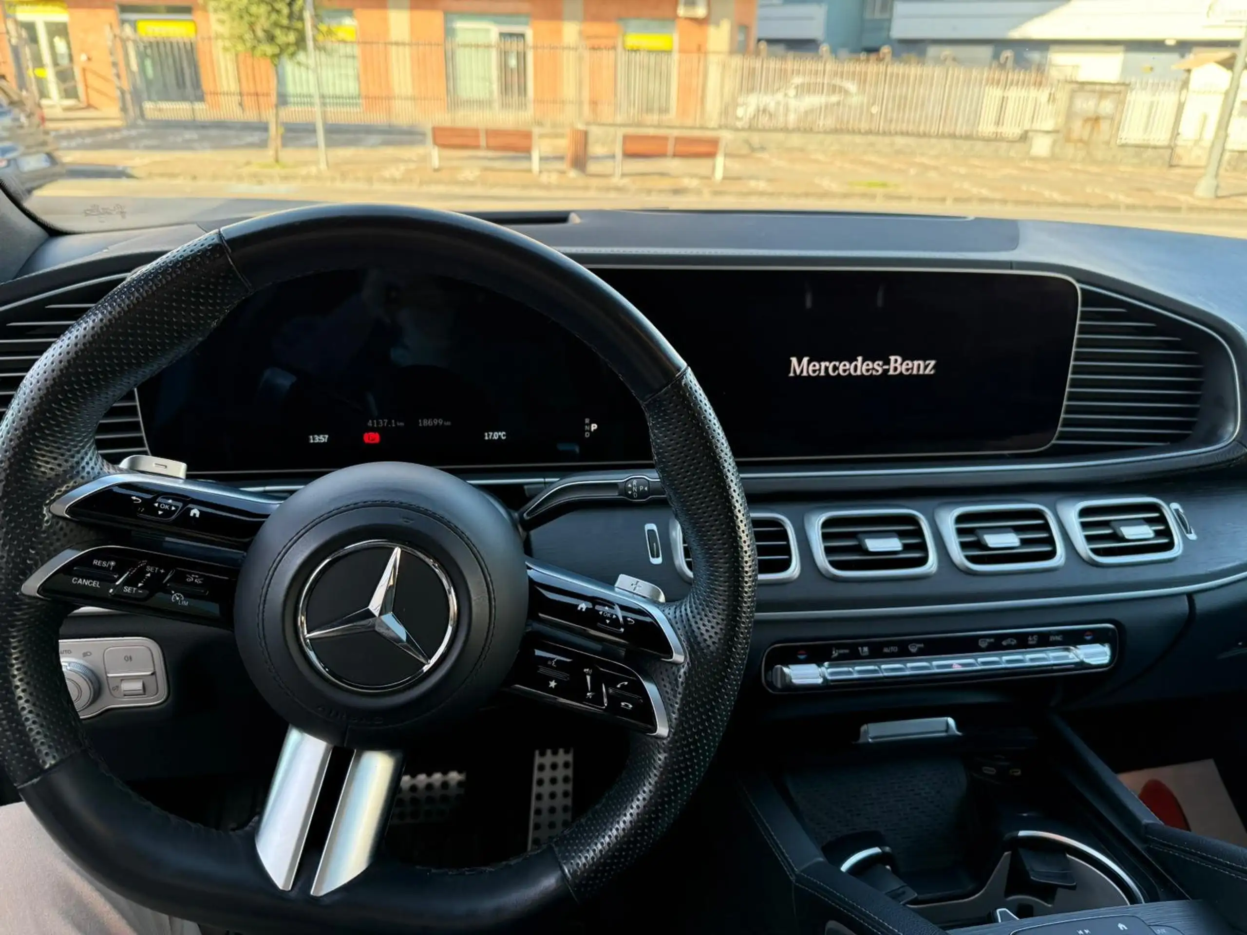 Mercedes-Benz - GLE 300