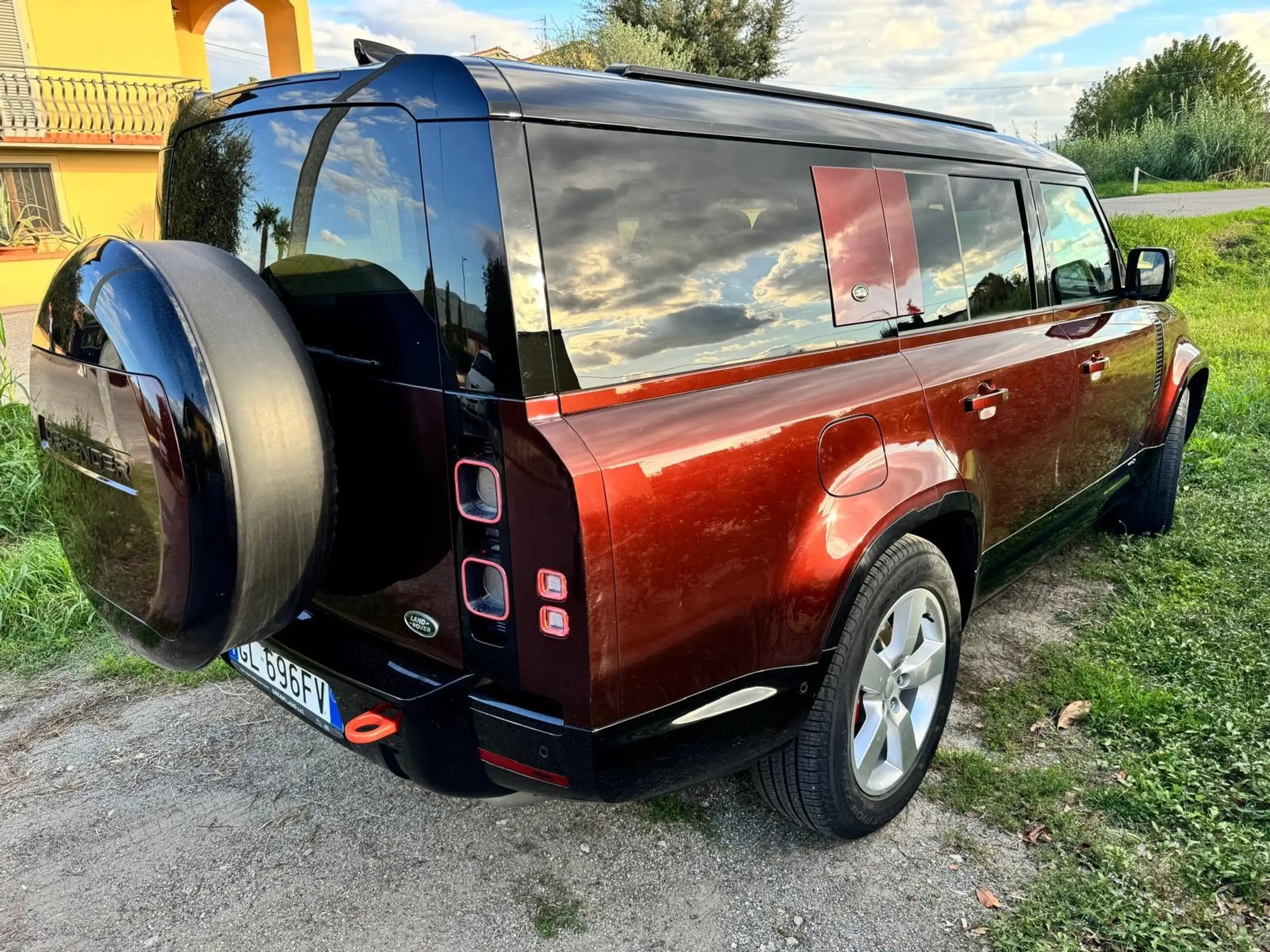 Land Rover - Defender