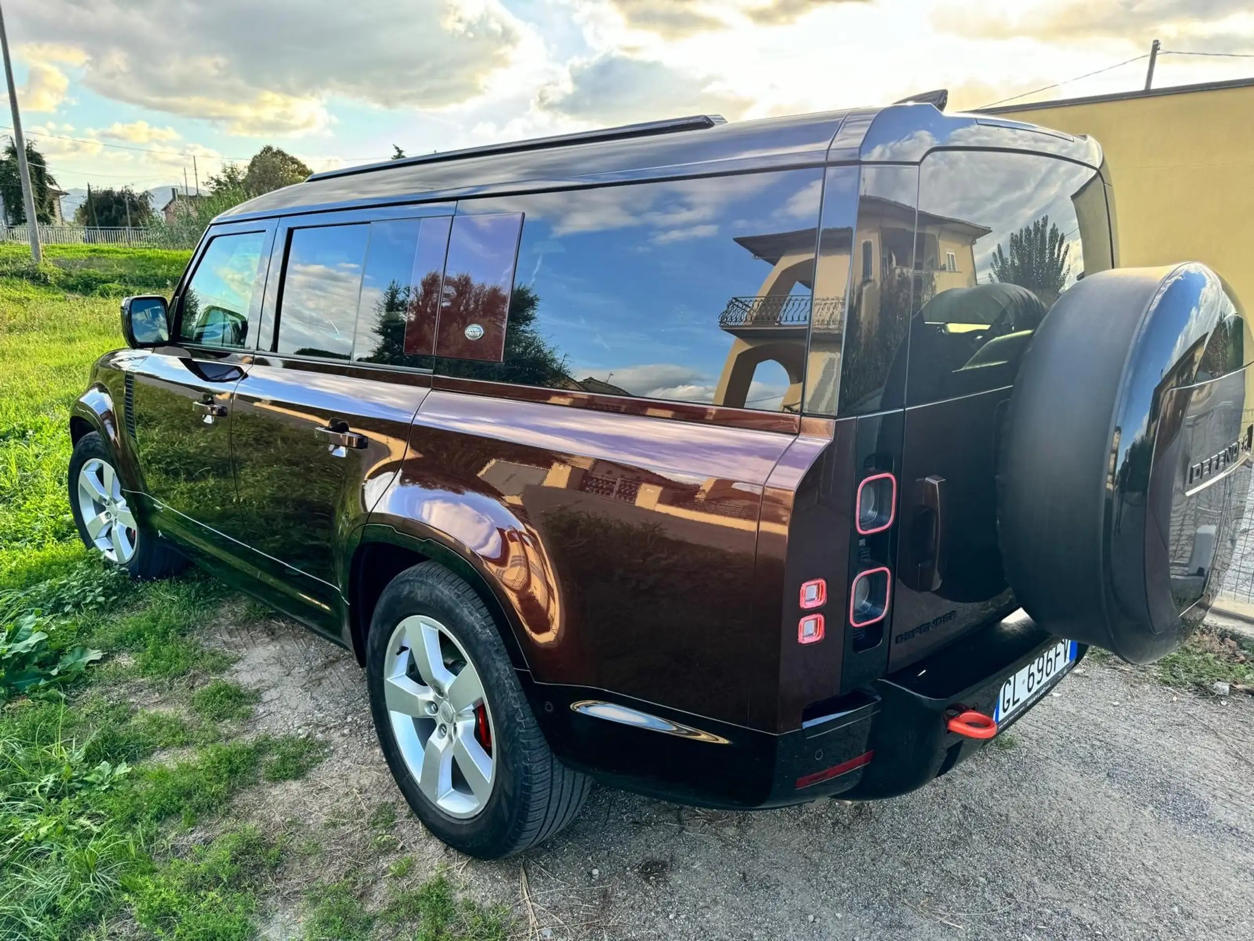 Land Rover - Defender