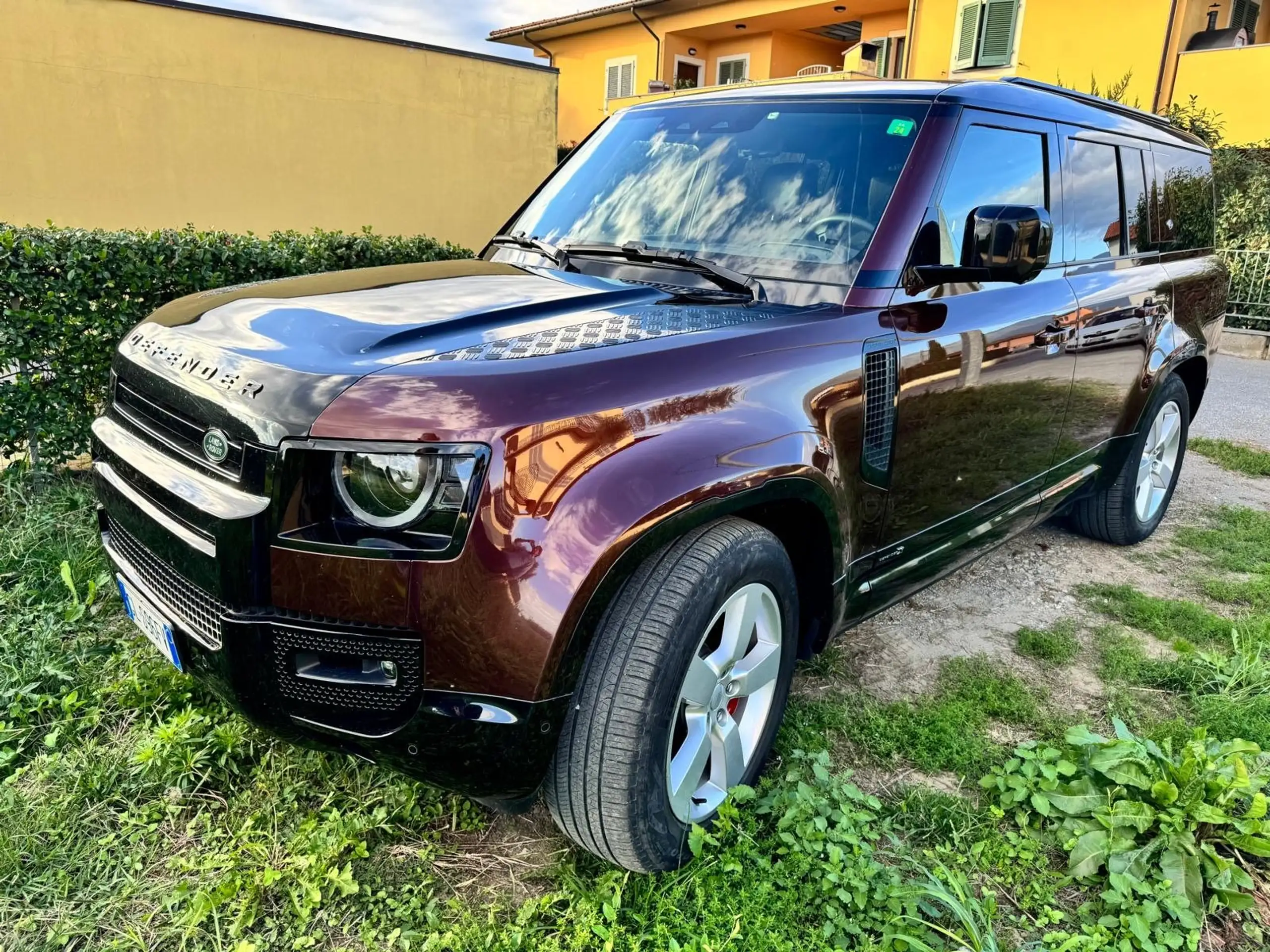 Land Rover - Defender