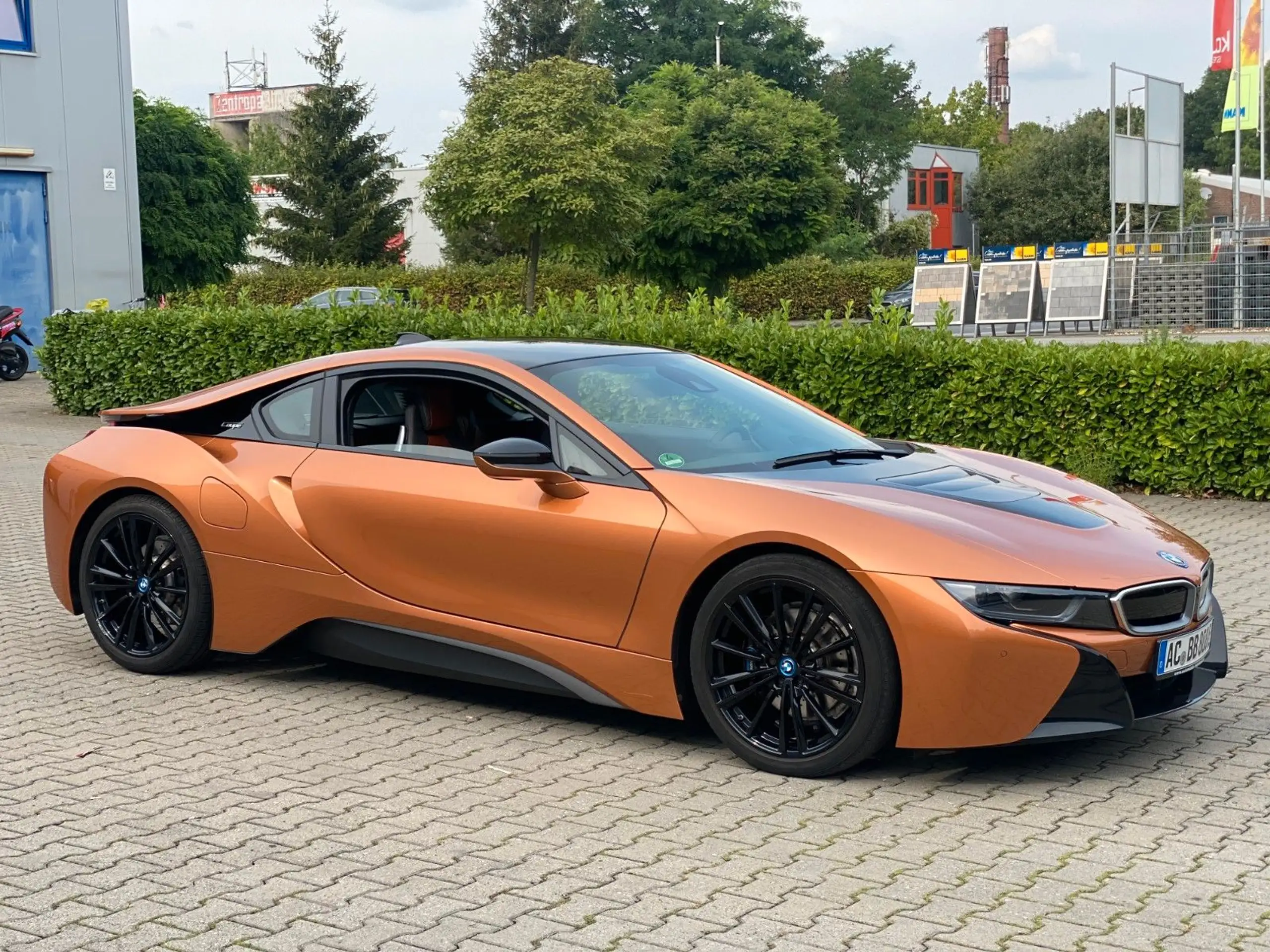 BMW - i8