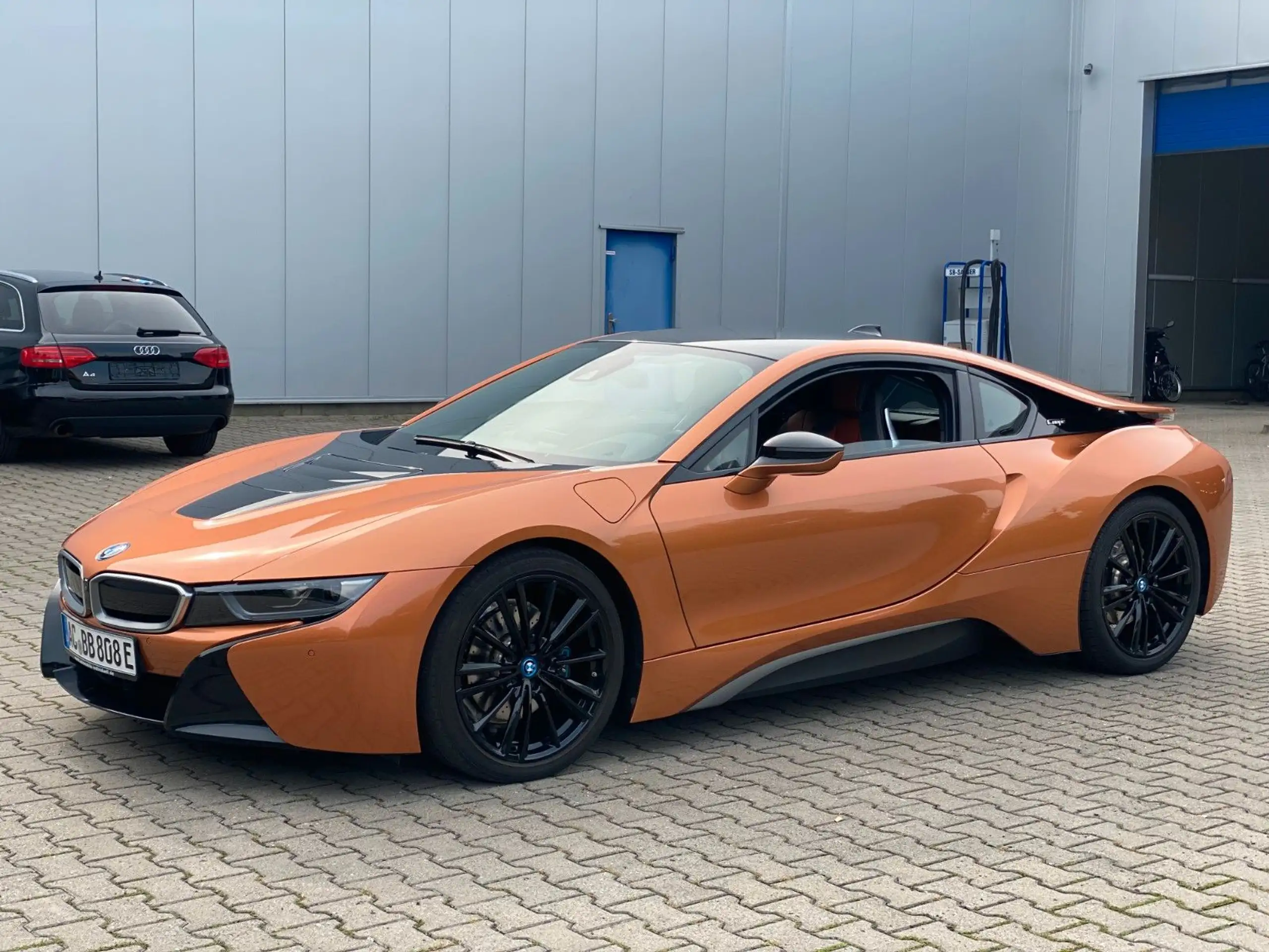 BMW - i8