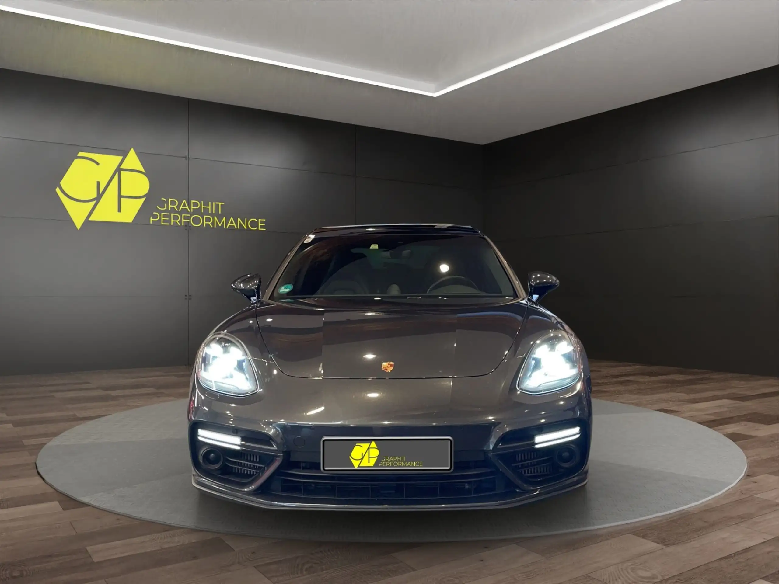 Porsche - Panamera