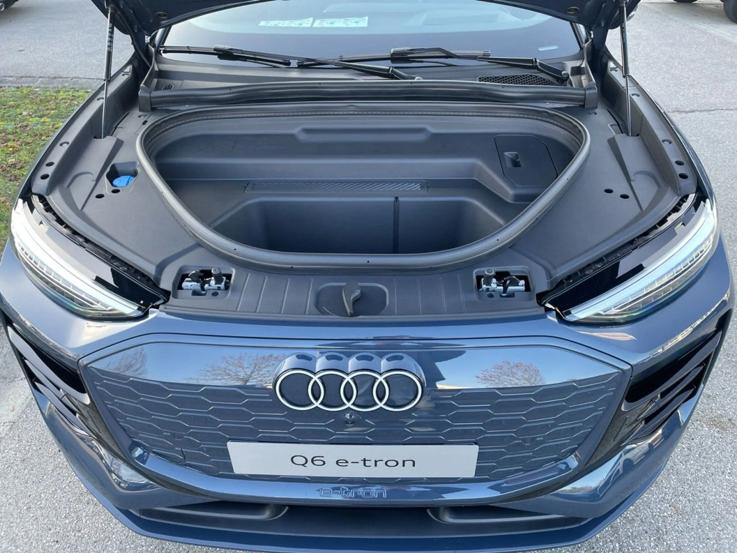 Audi - Q6