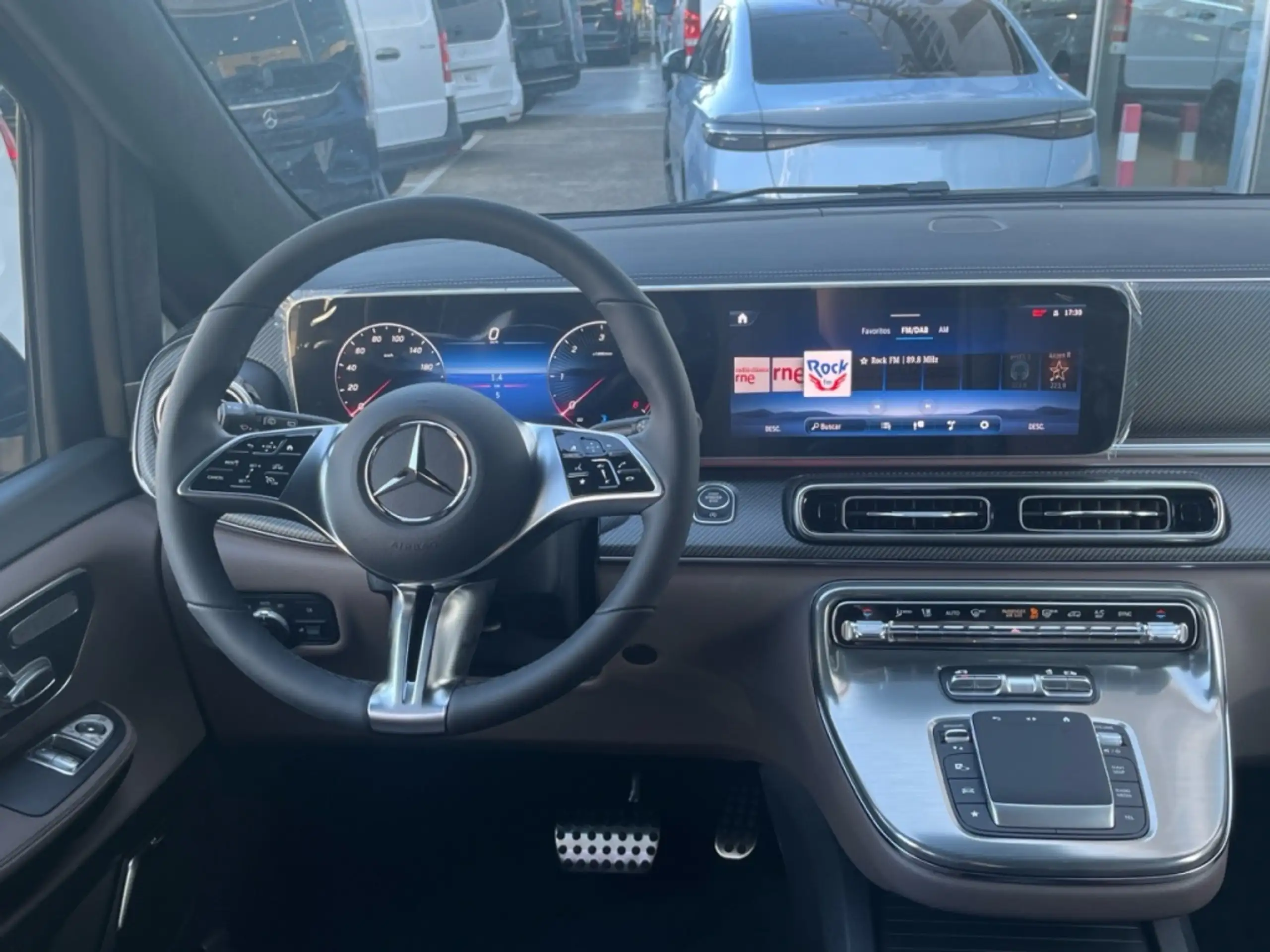 Mercedes-Benz - V