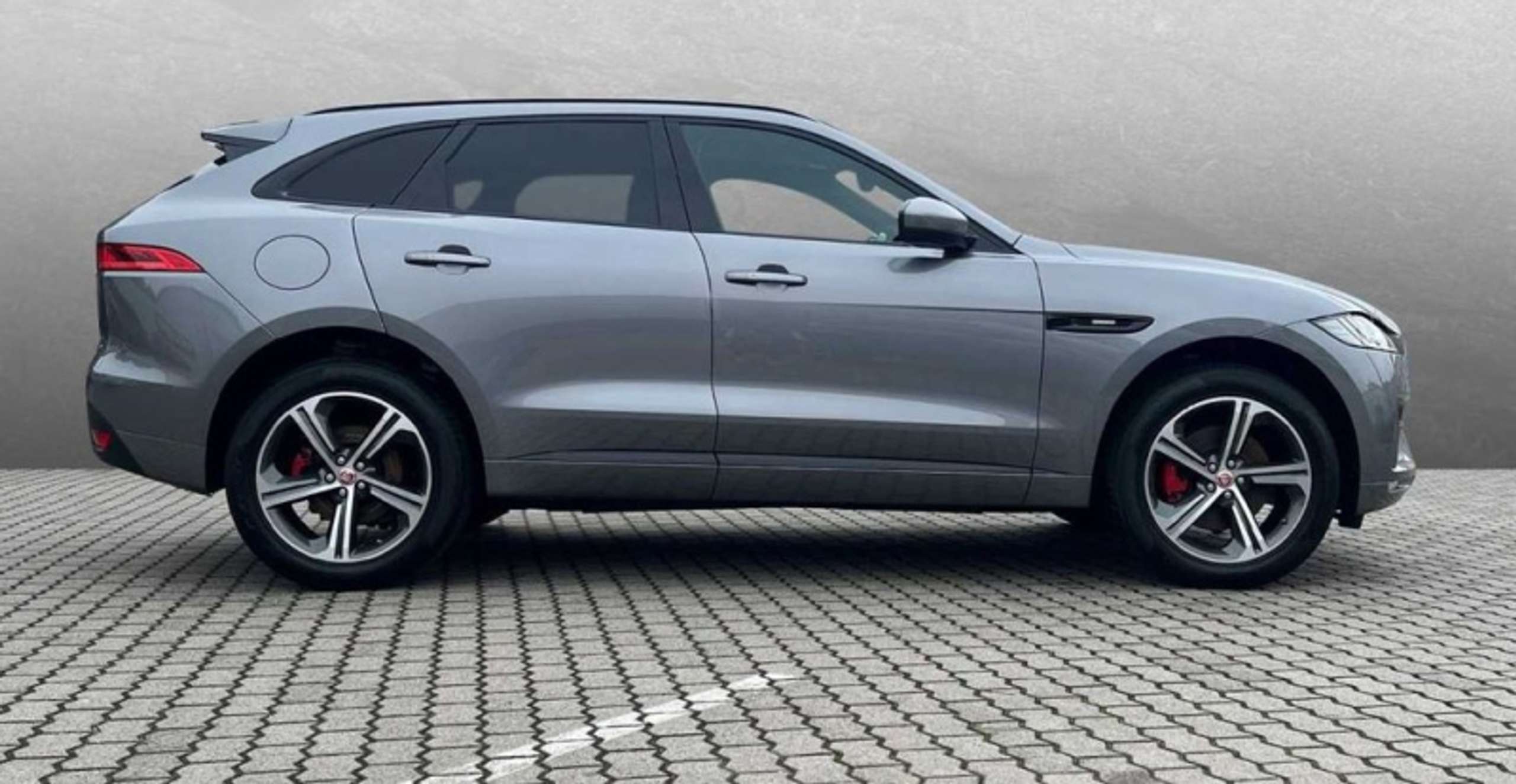 Jaguar - F-Pace