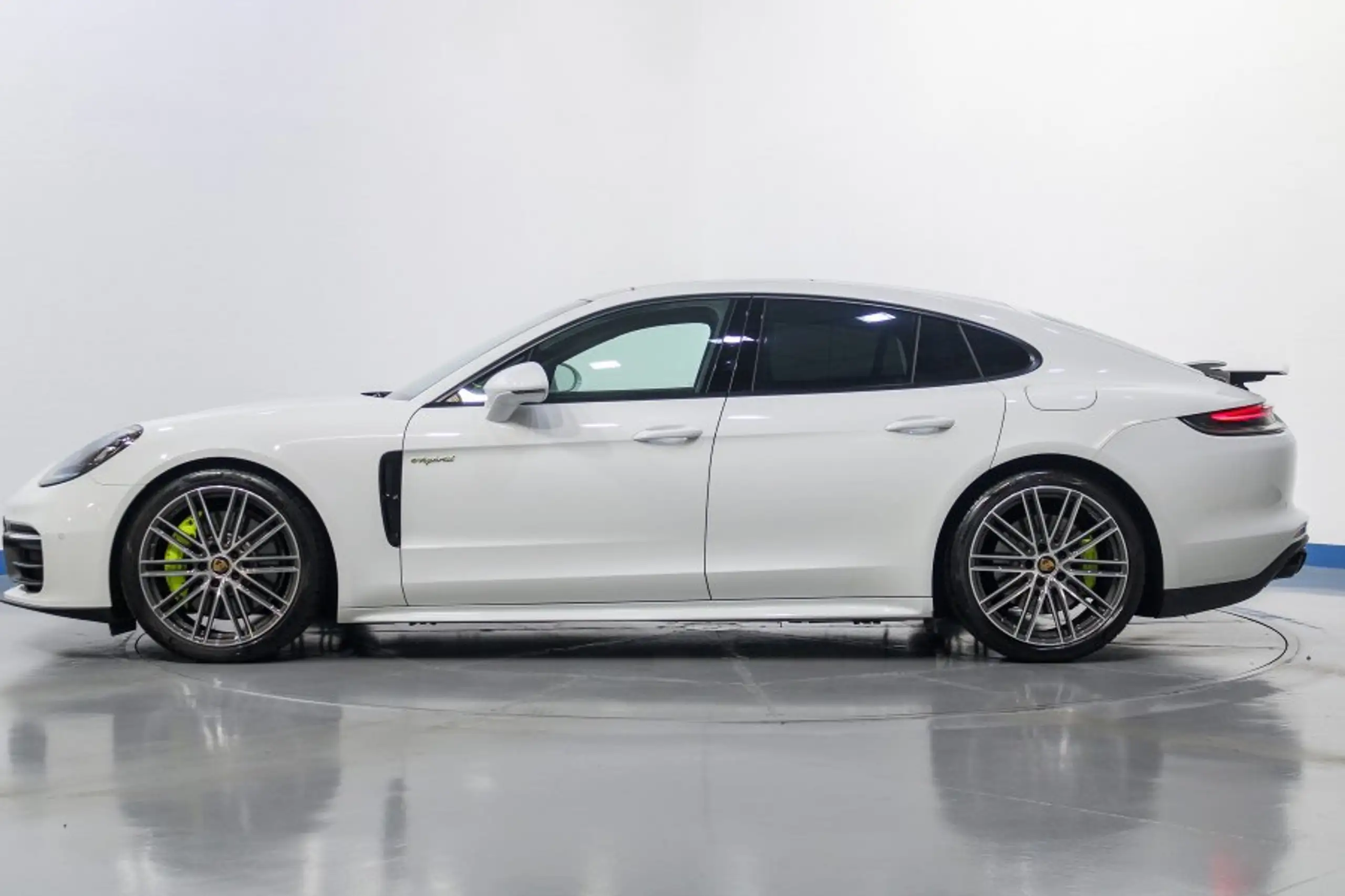 Porsche - Panamera