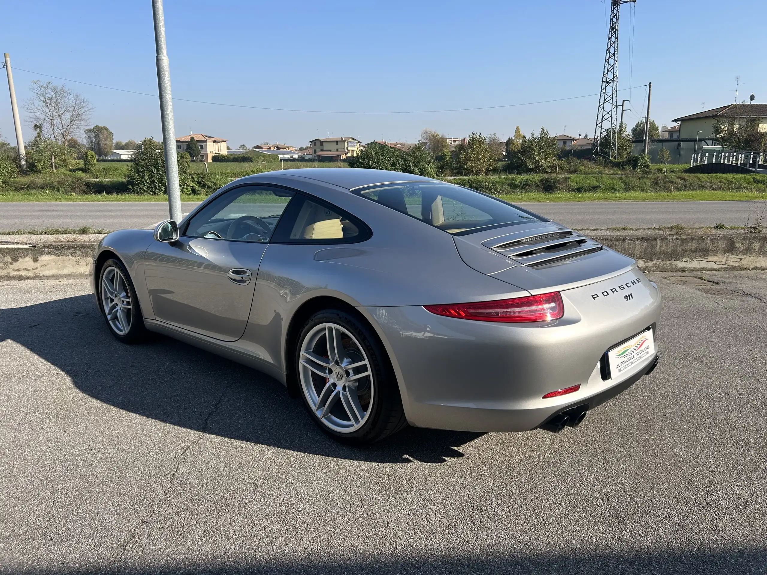 Porsche - 911