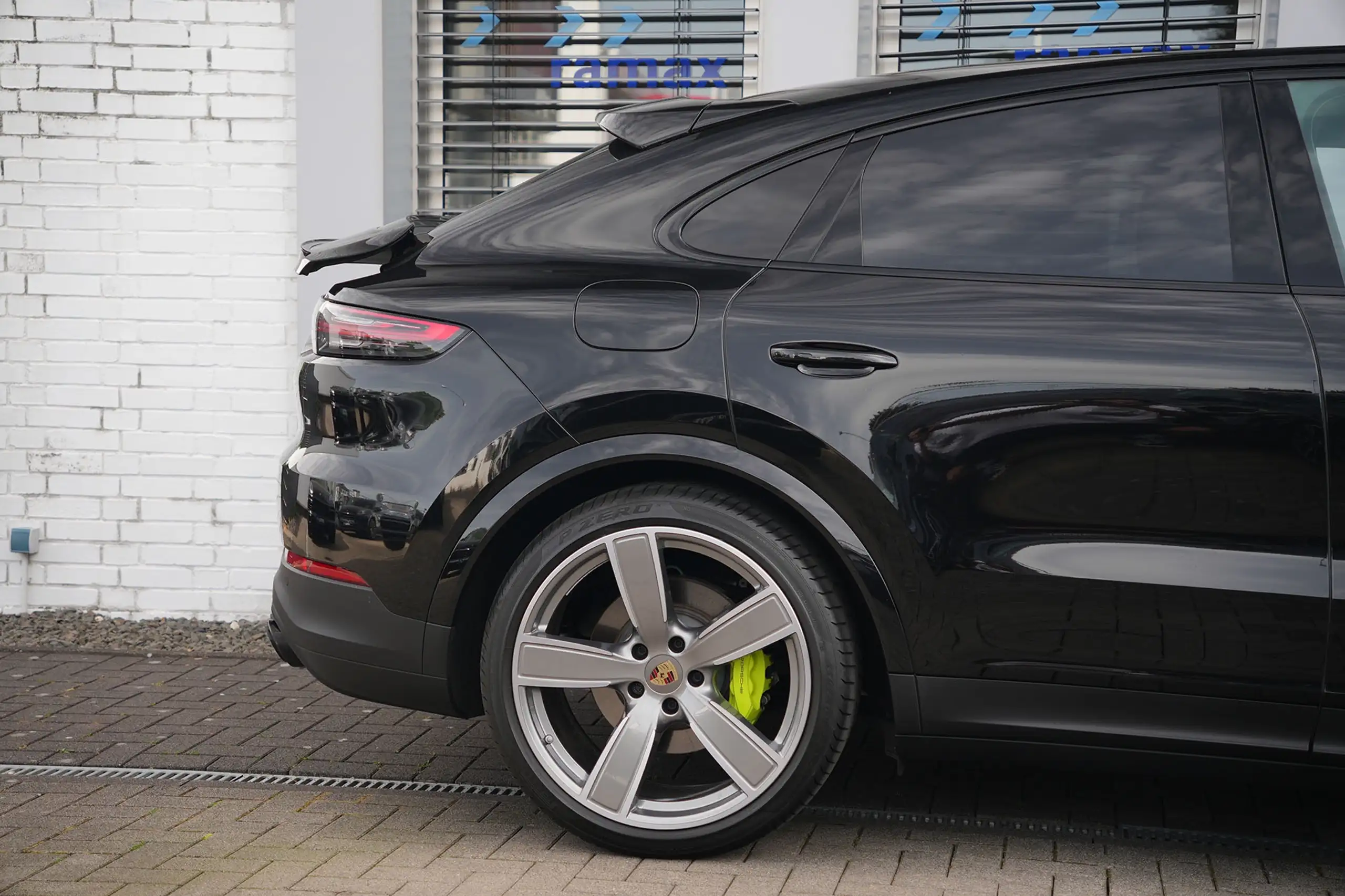 Porsche - Cayenne