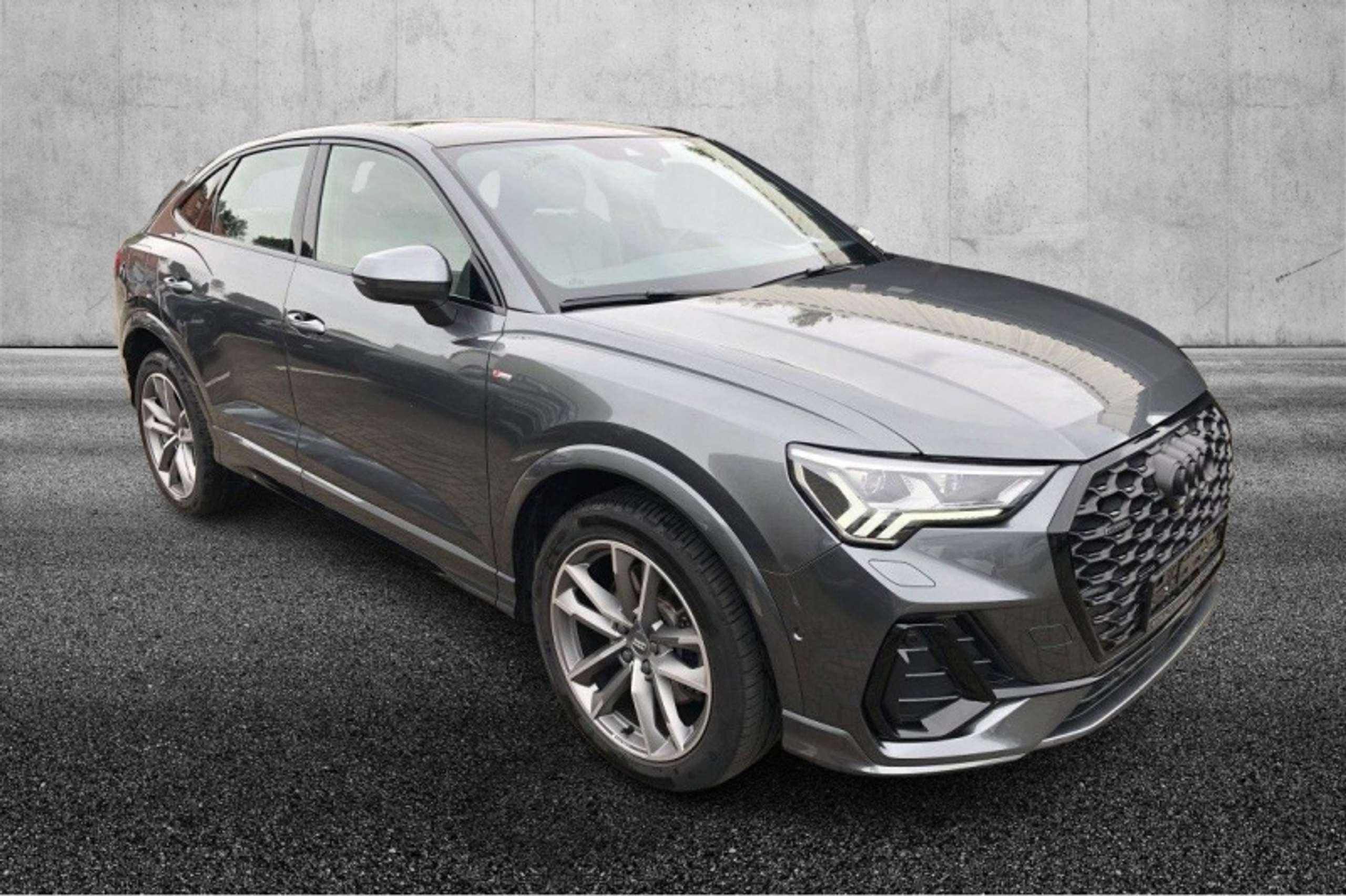 Audi - Q3