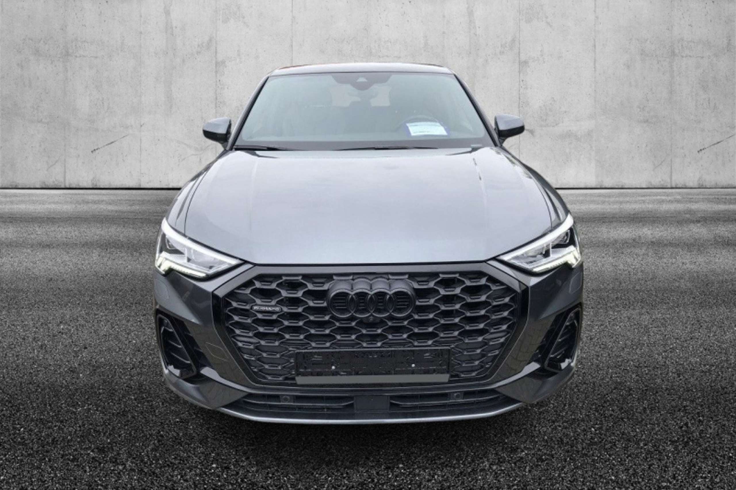 Audi - Q3