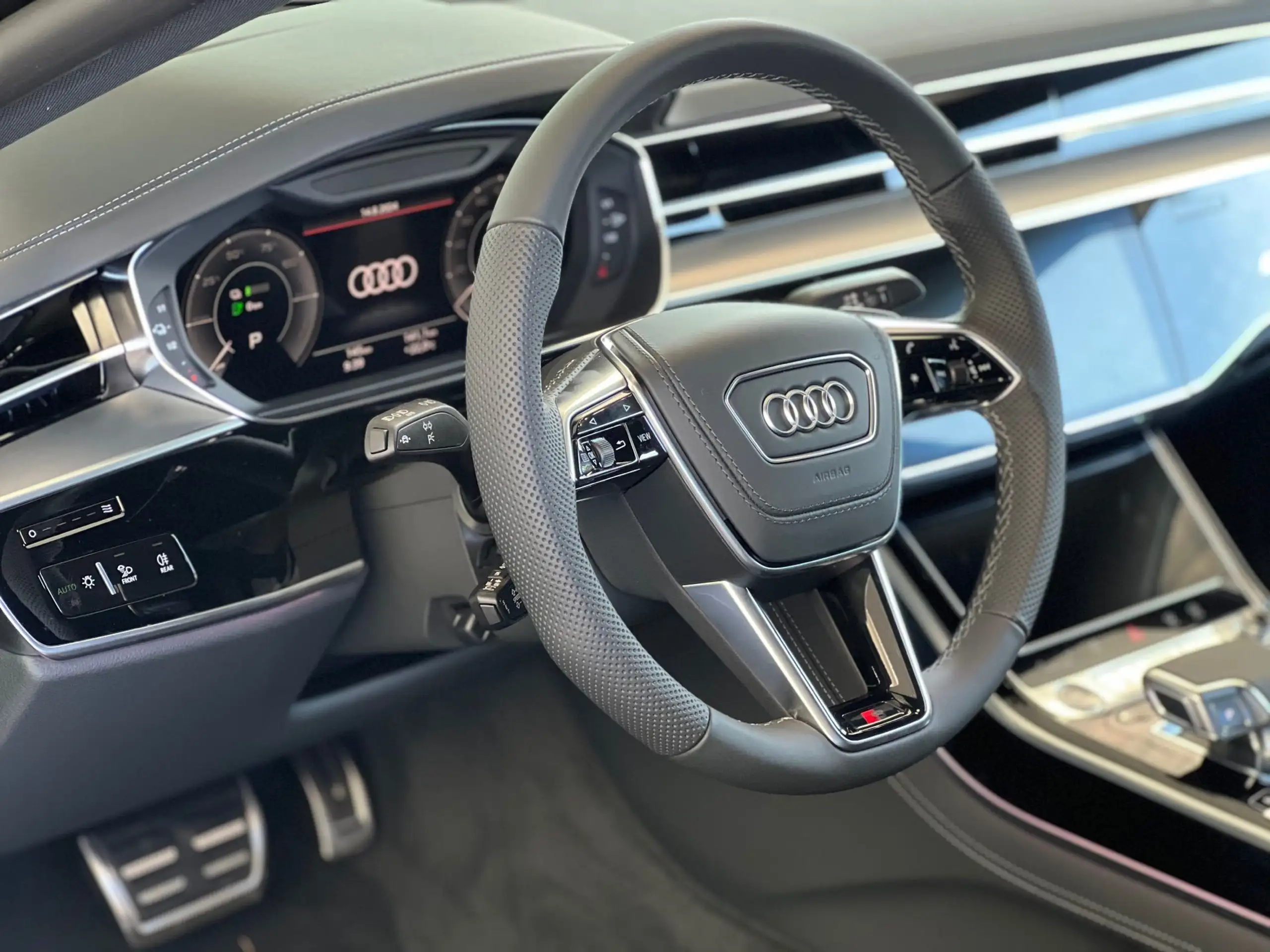 Audi - A8