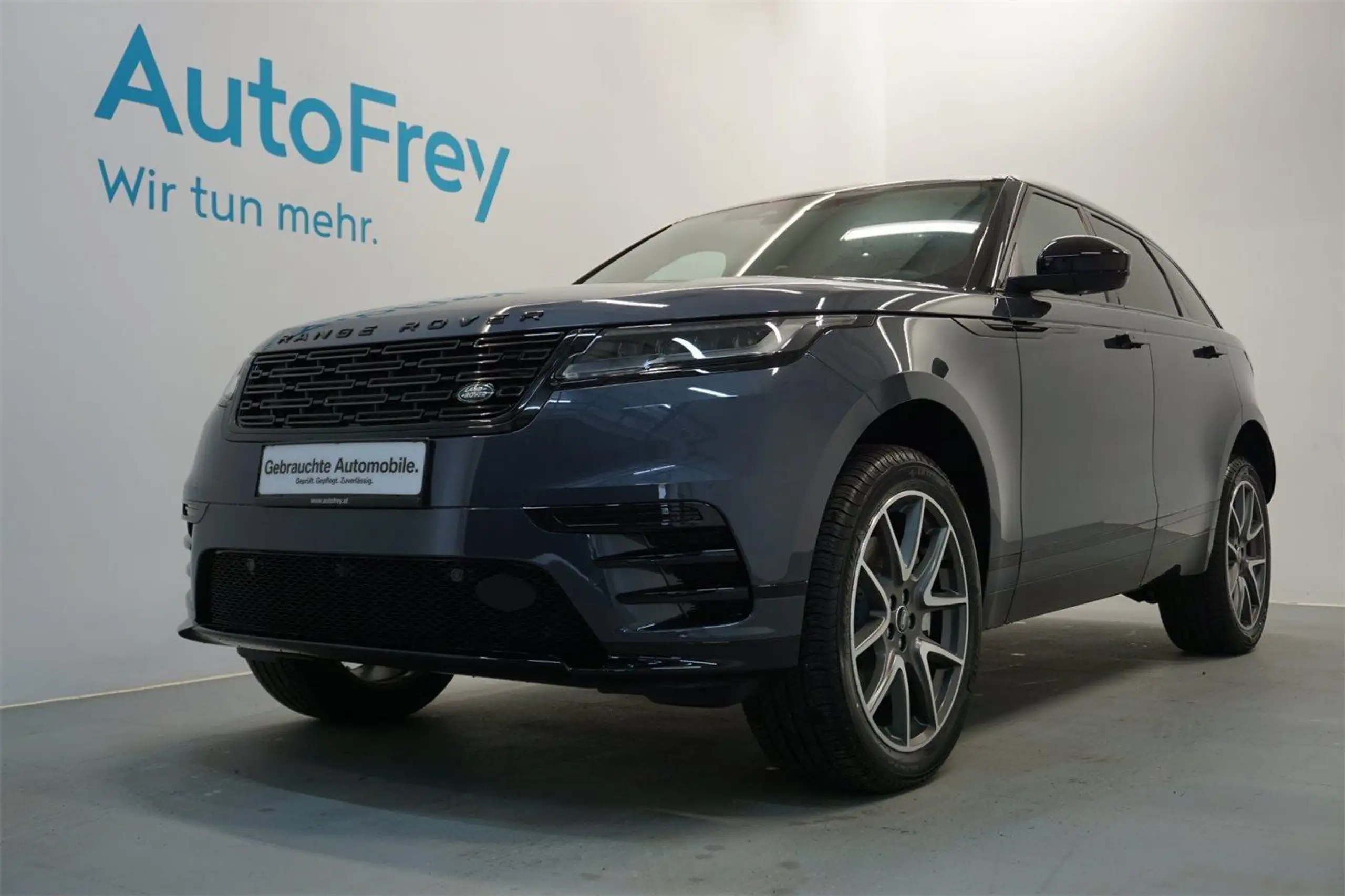 Land Rover - Range Rover Velar