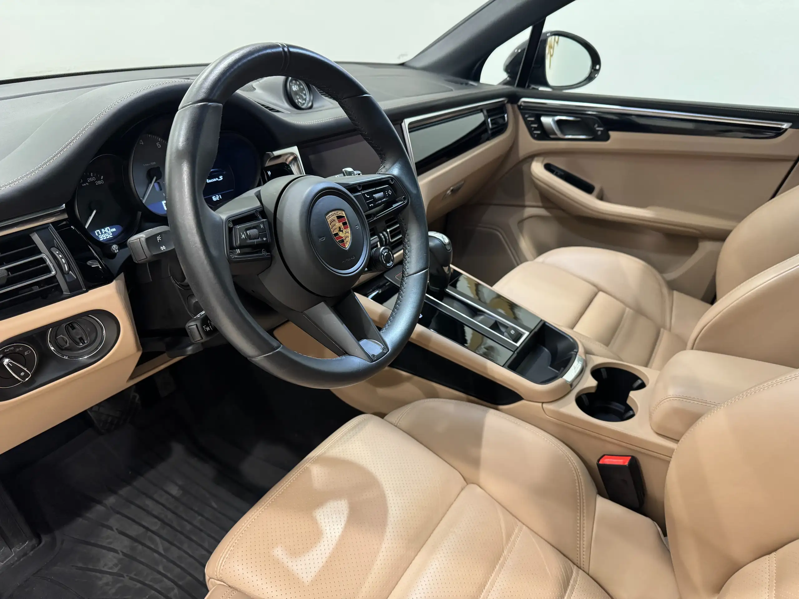 Porsche - Macan