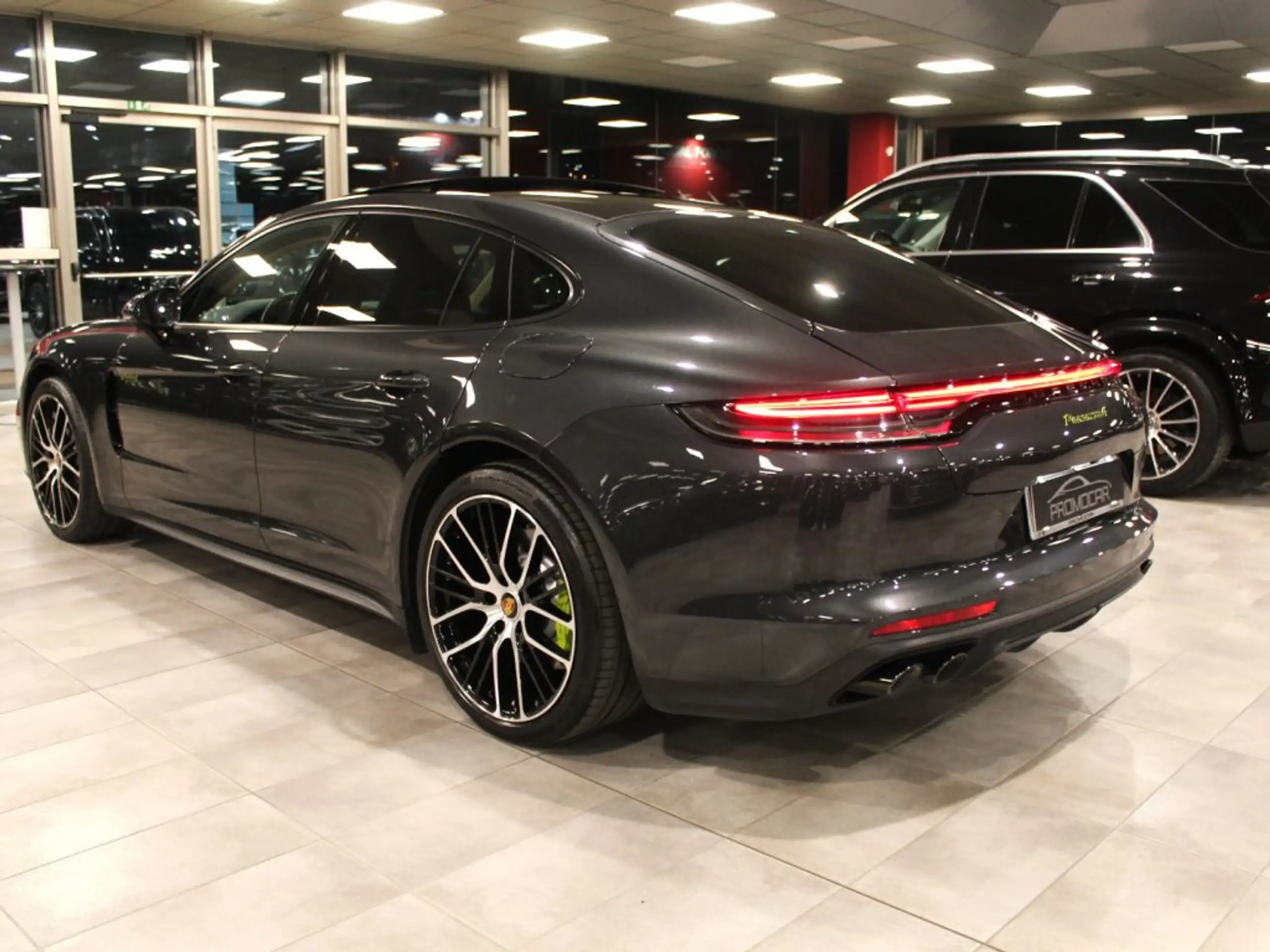 Porsche - Panamera