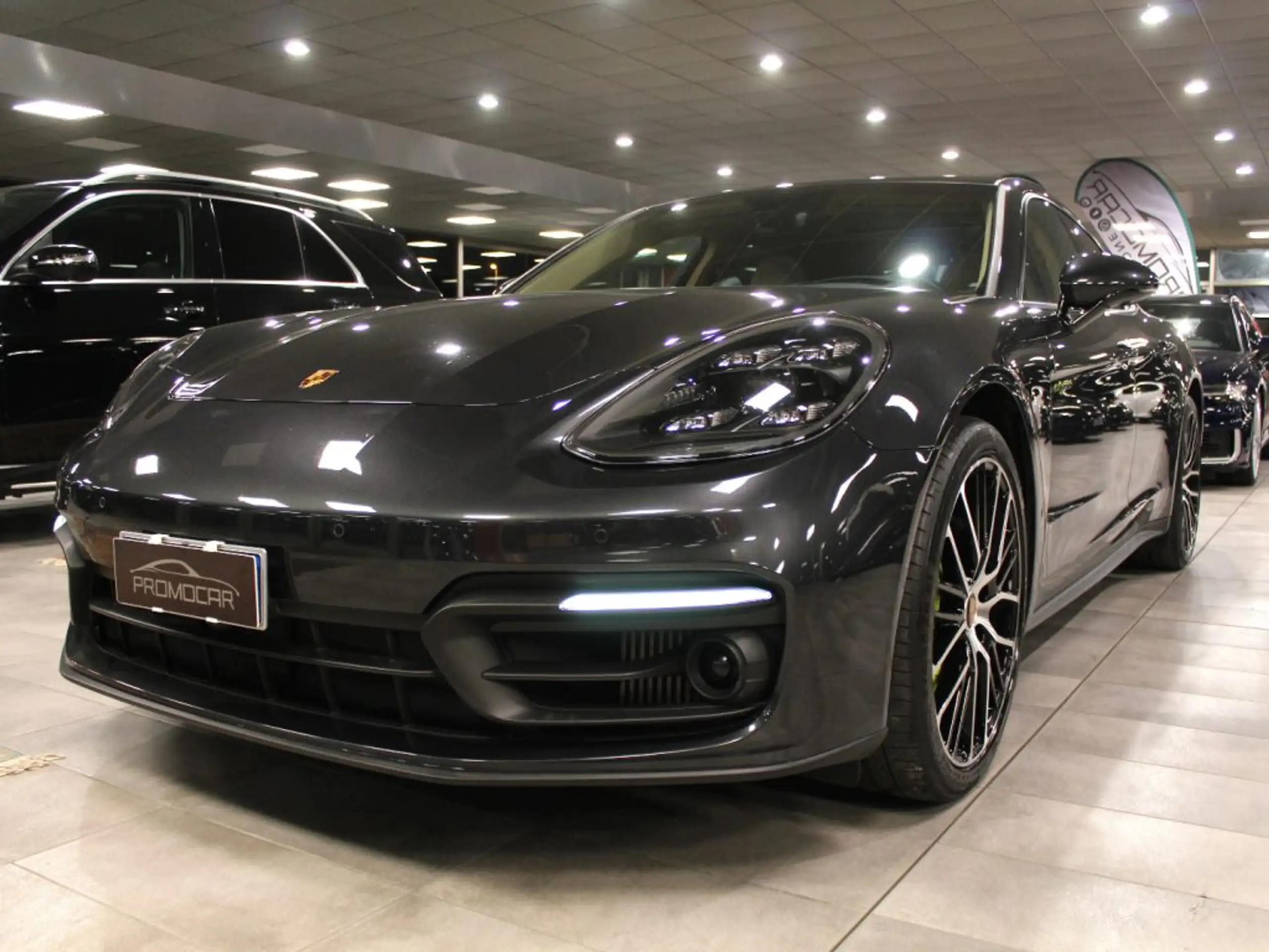 Porsche - Panamera