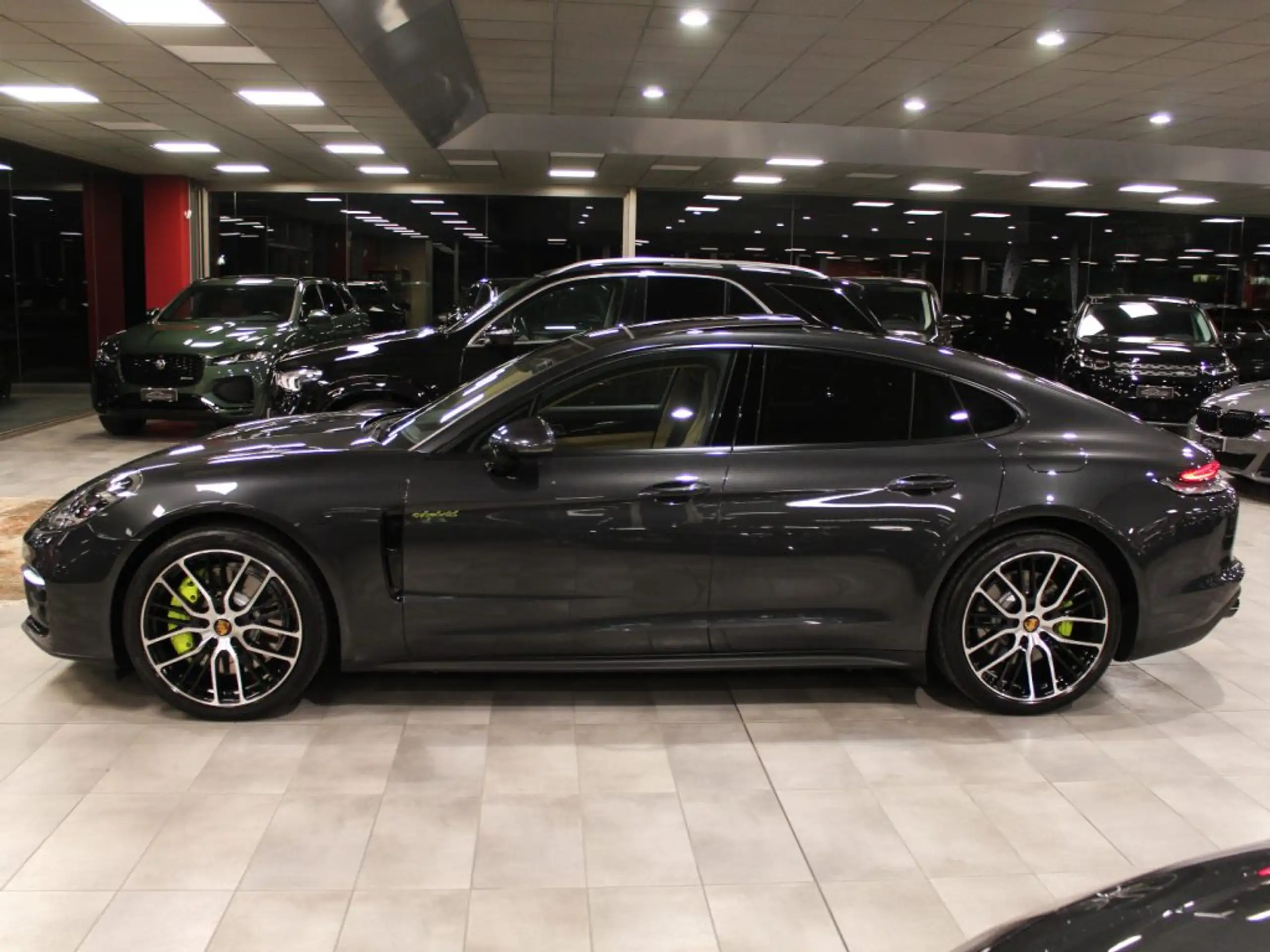 Porsche - Panamera