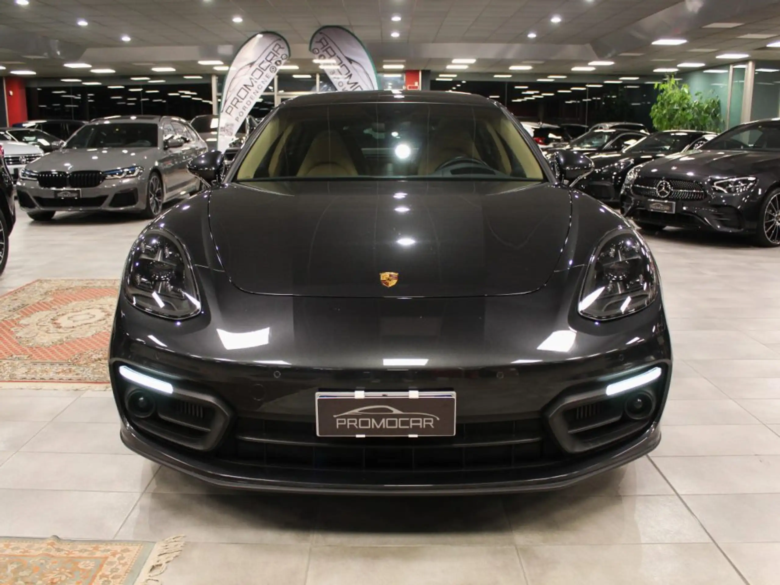 Porsche - Panamera