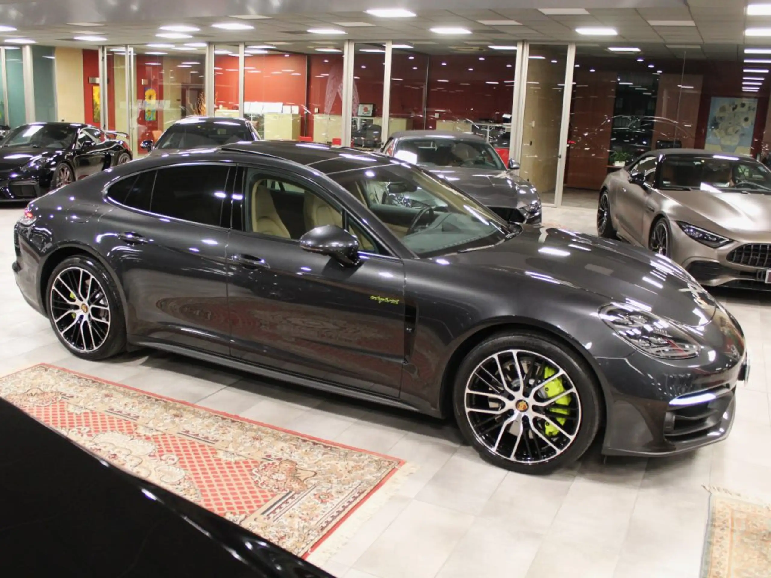 Porsche - Panamera