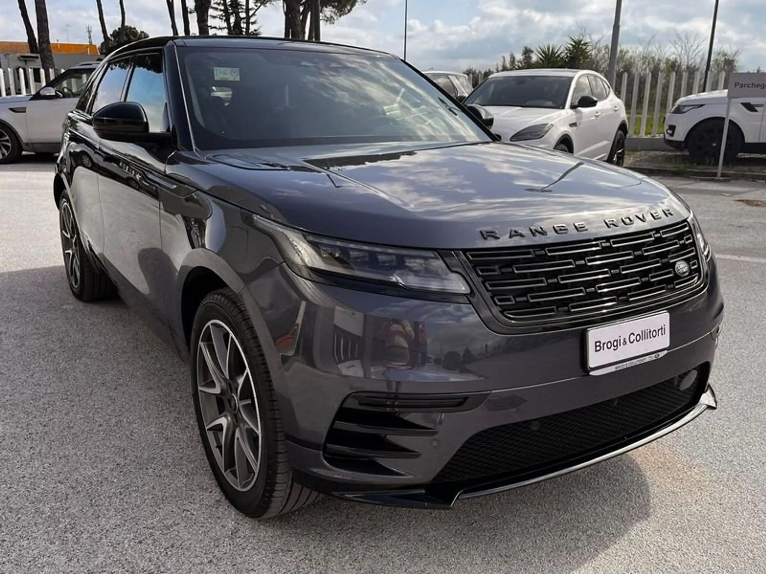 Land Rover - Range Rover Velar