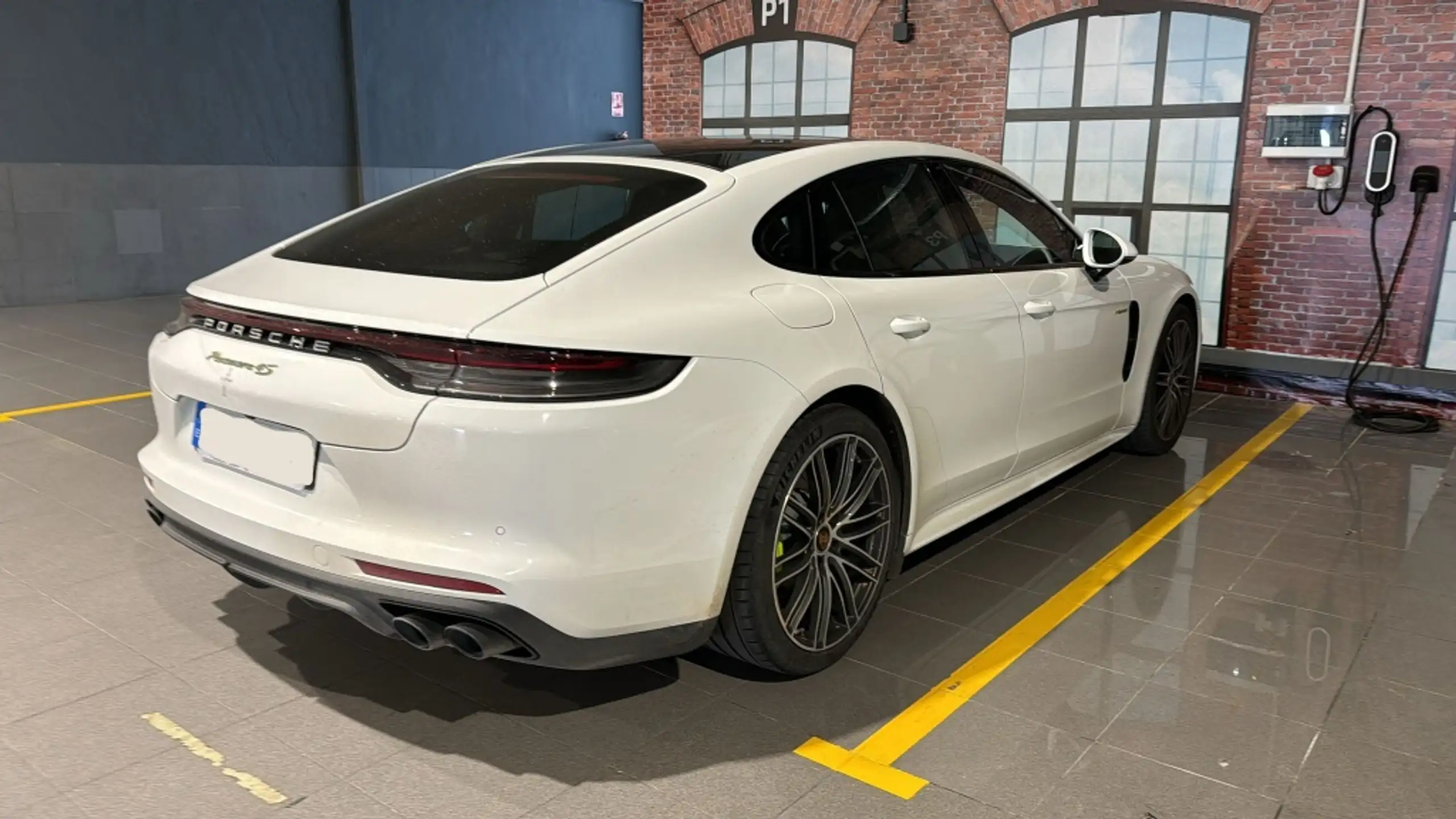 Porsche - Panamera