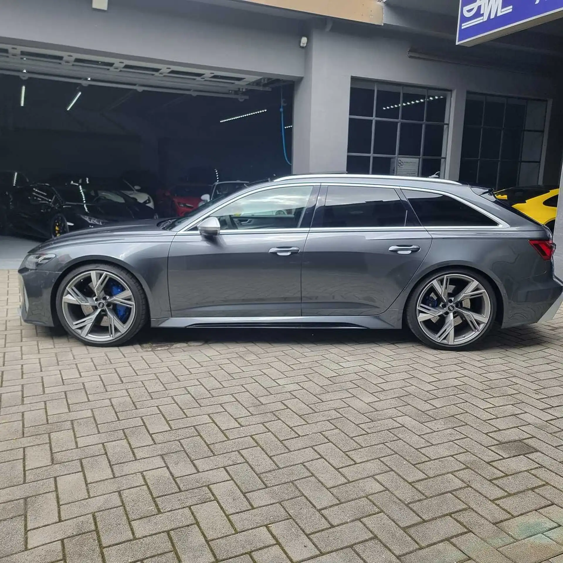 Audi - RS6