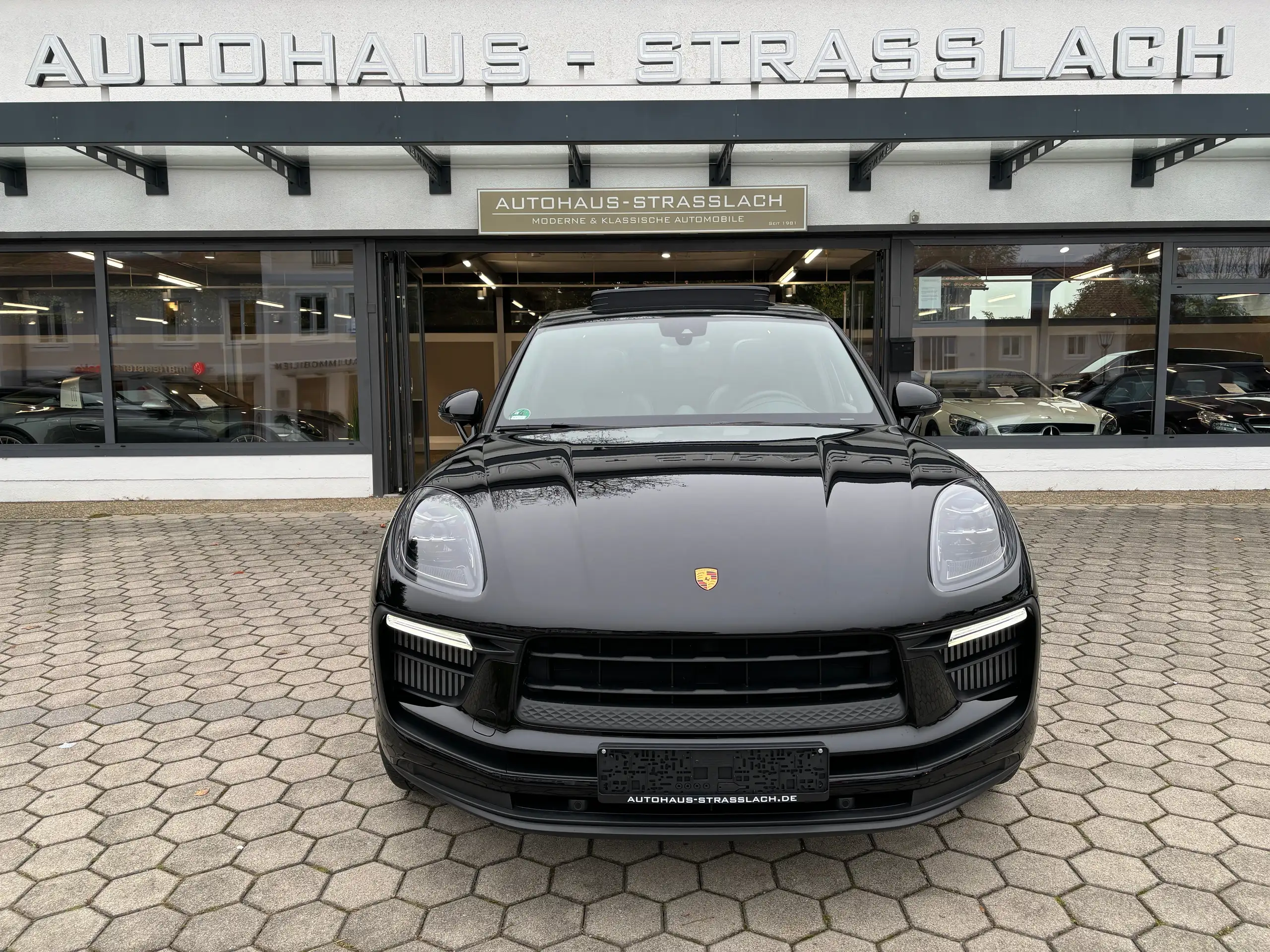 Porsche - Macan