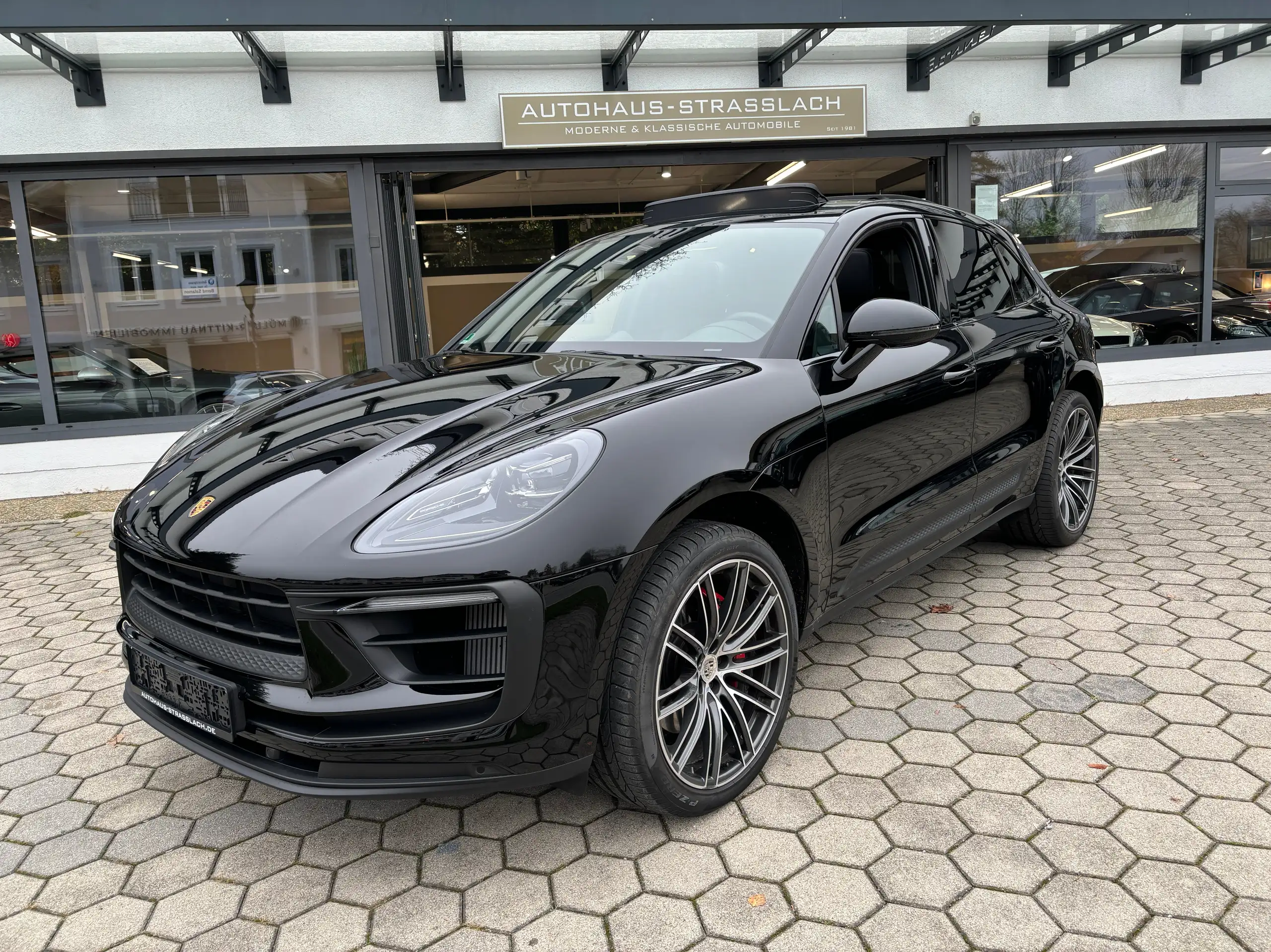 Porsche - Macan