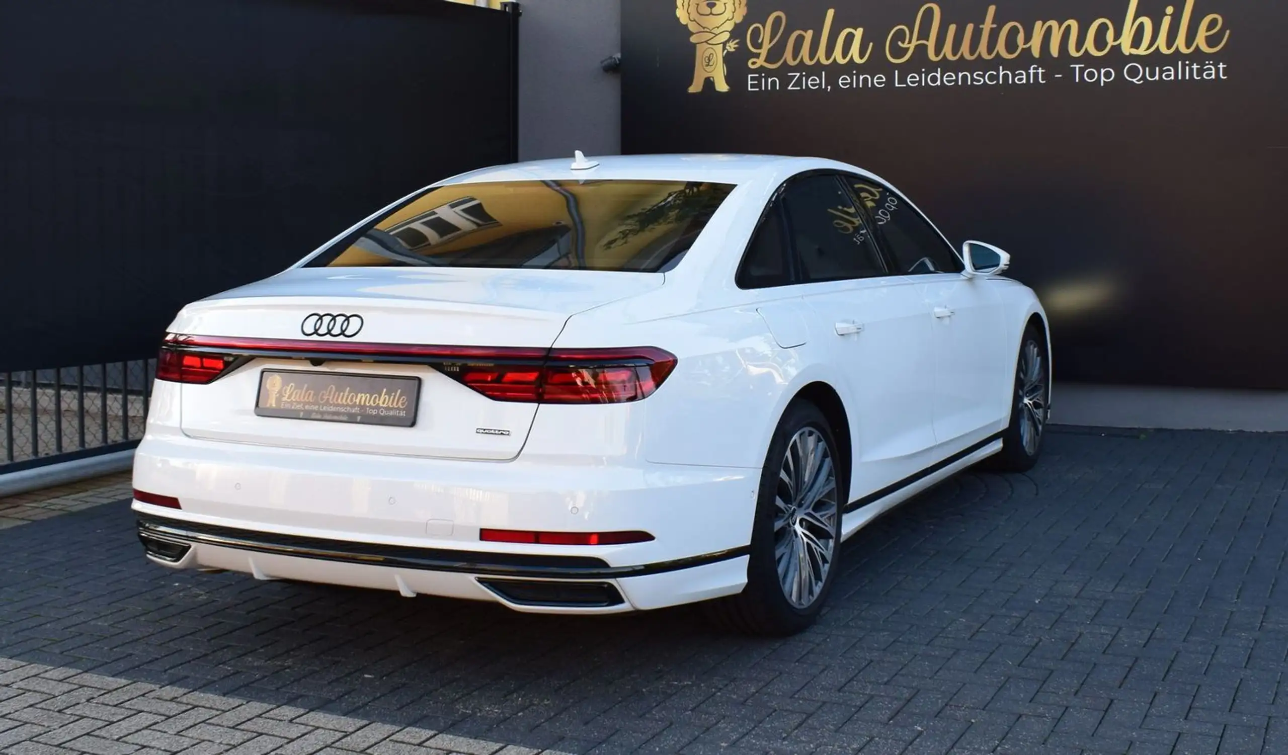 Audi - A8