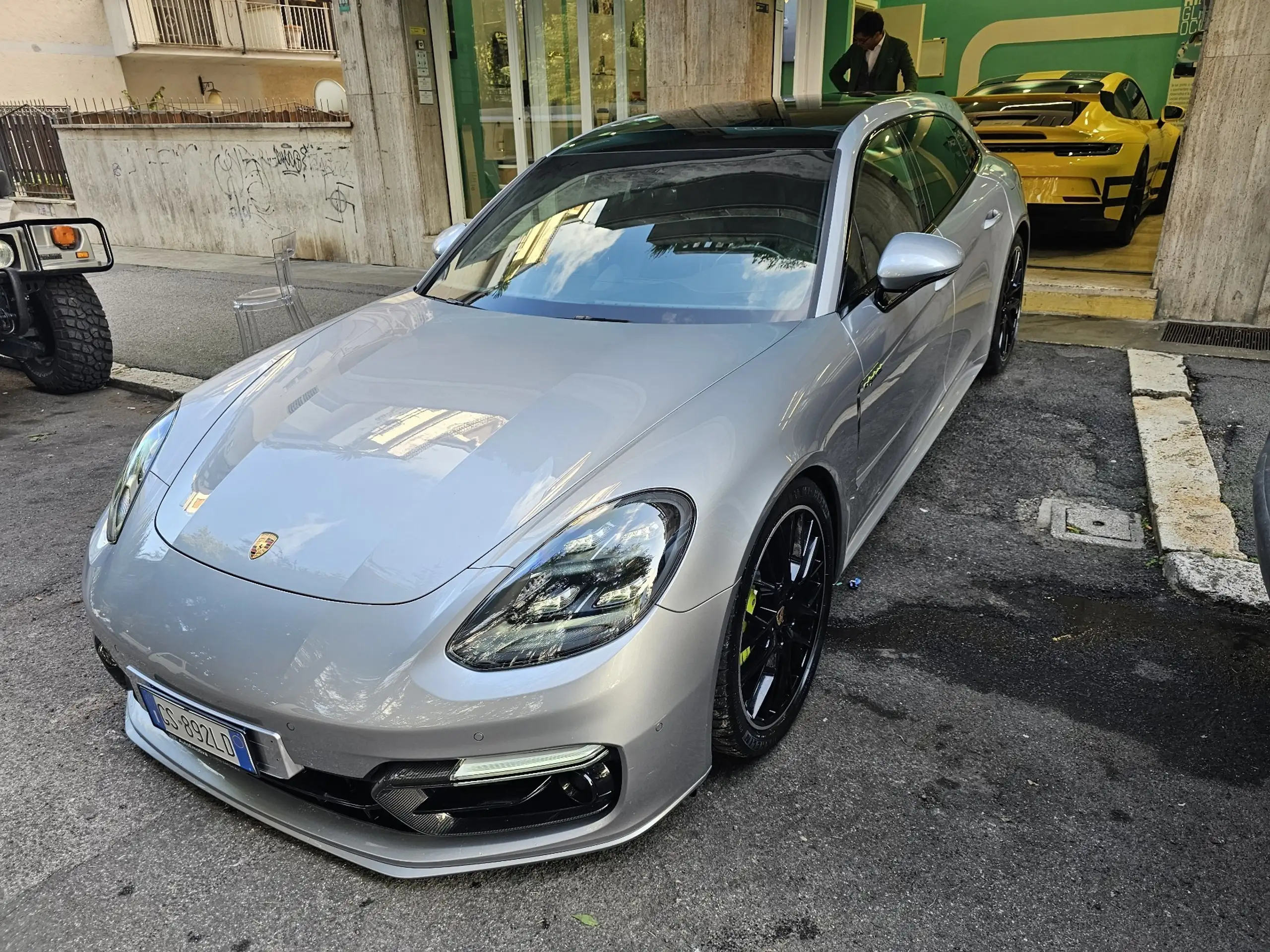 Porsche - Panamera