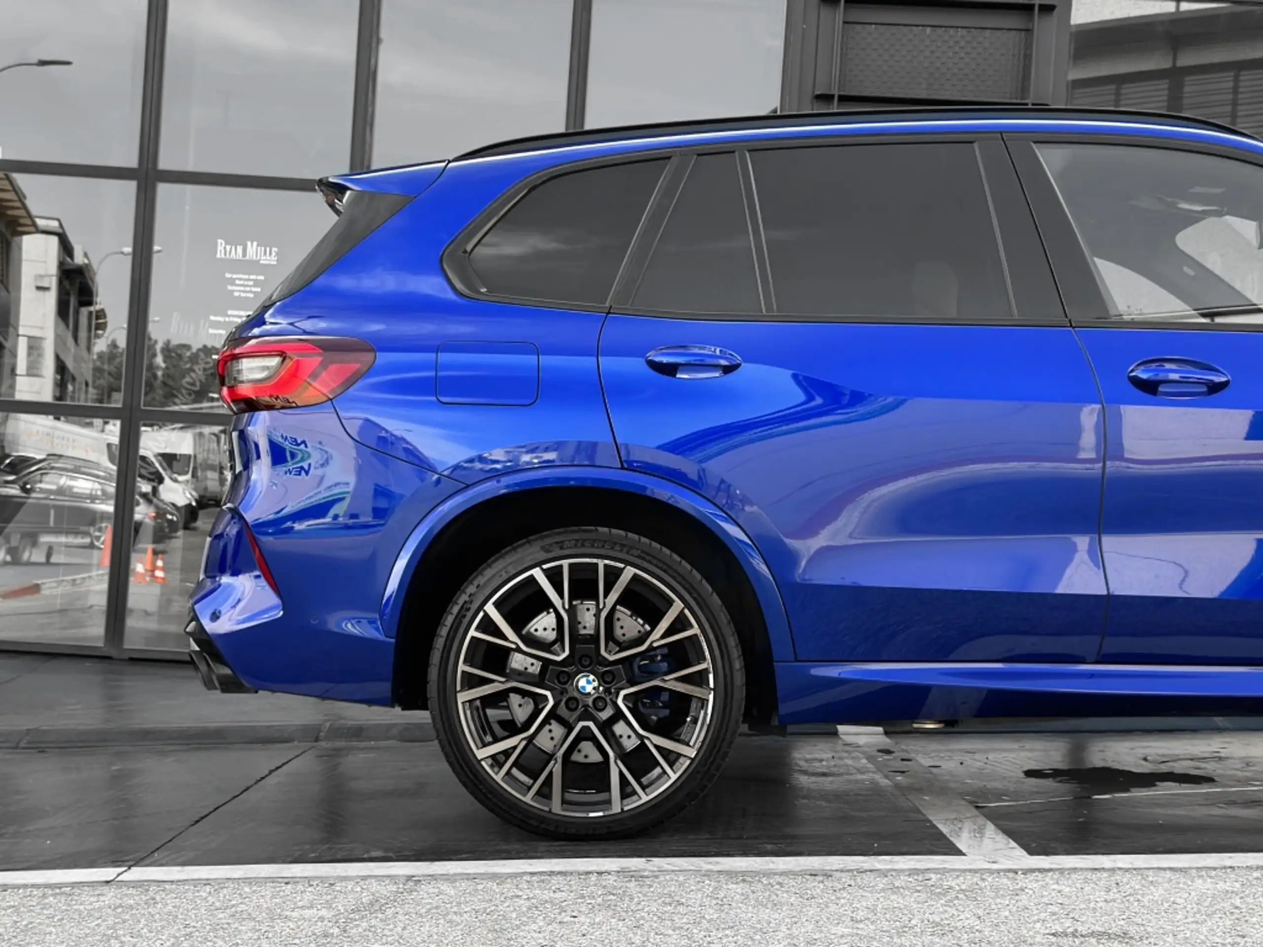 BMW - X5 M