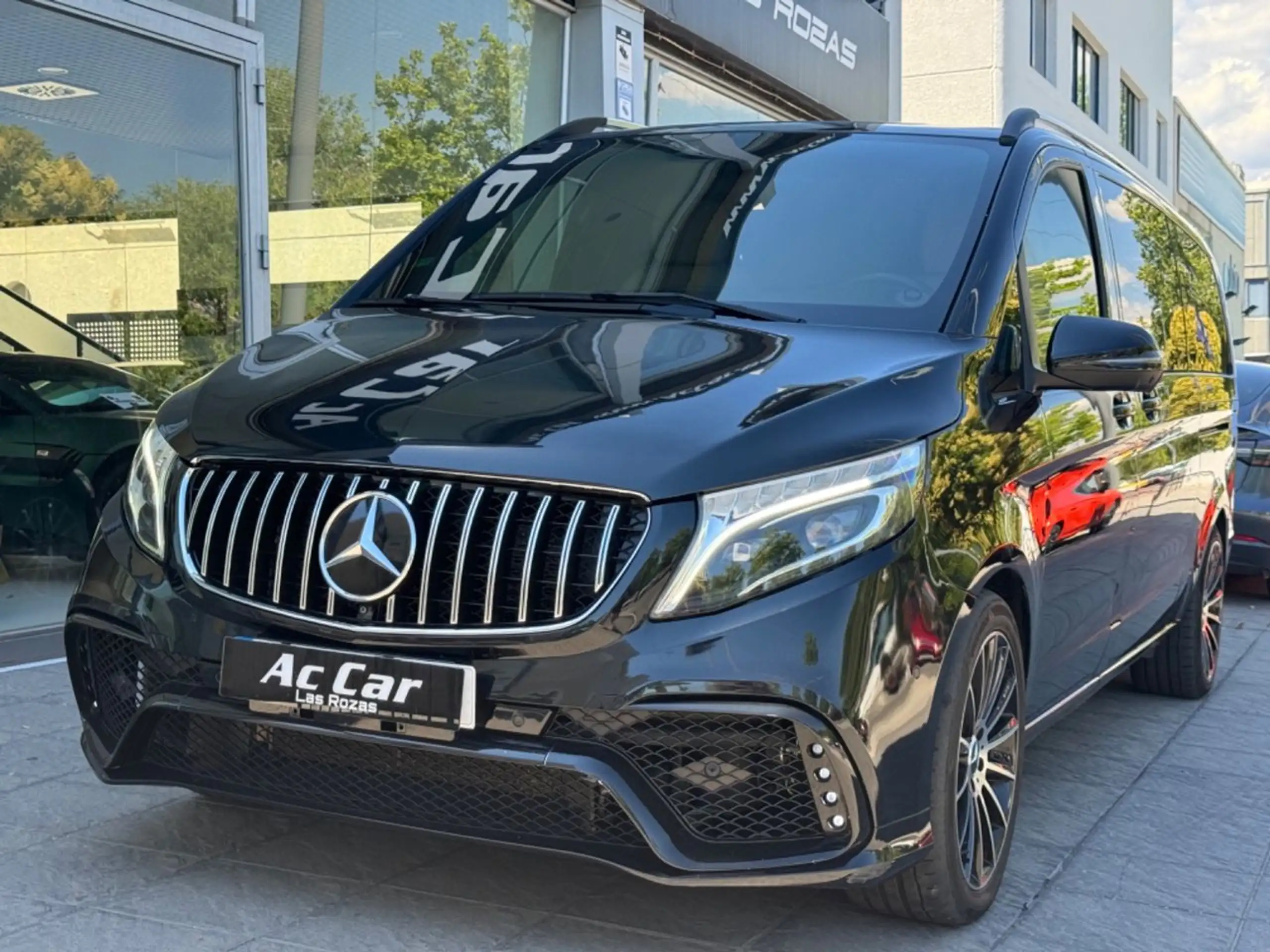 Mercedes-Benz - V 250