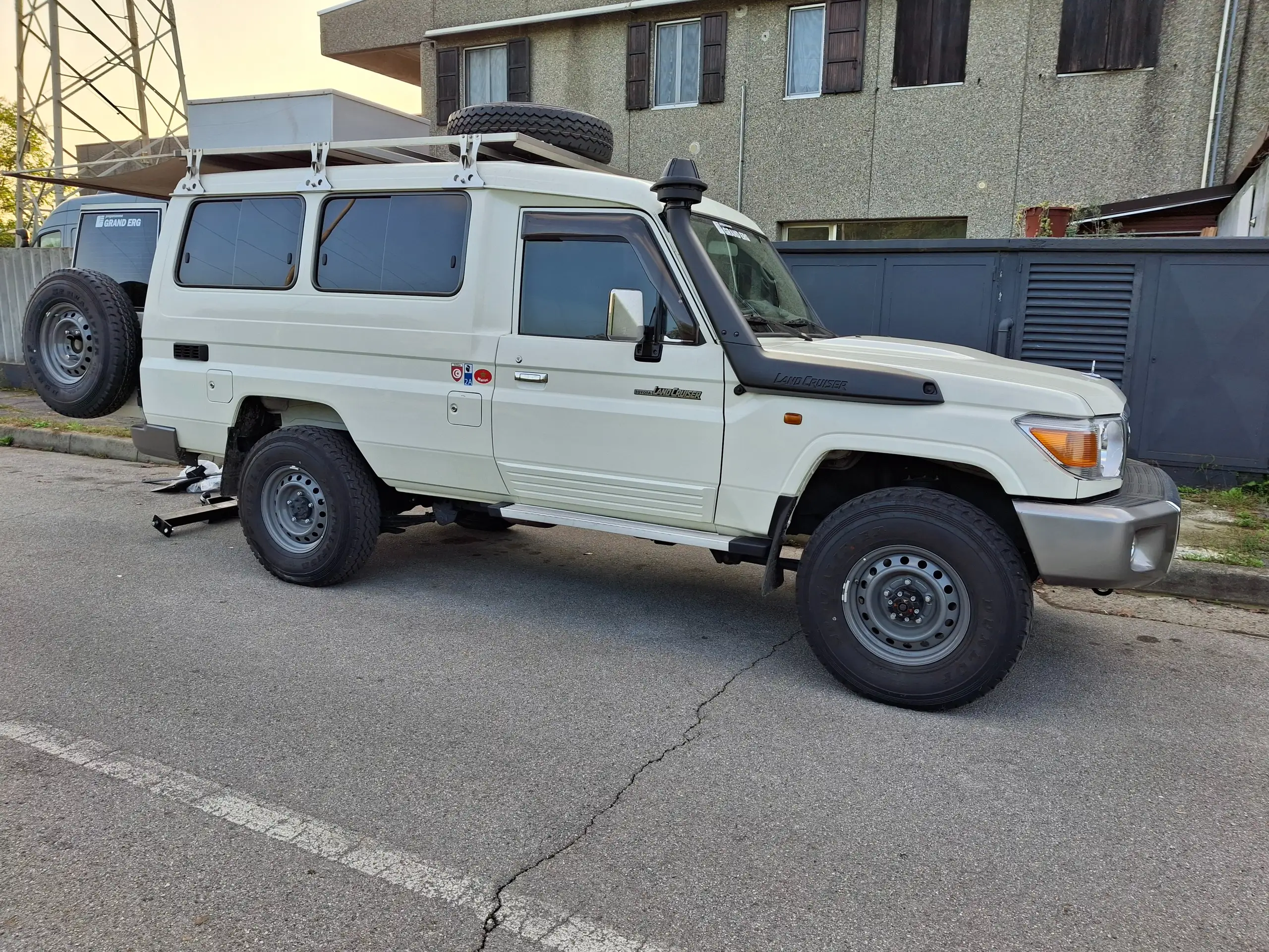 Toyota - Land Cruiser