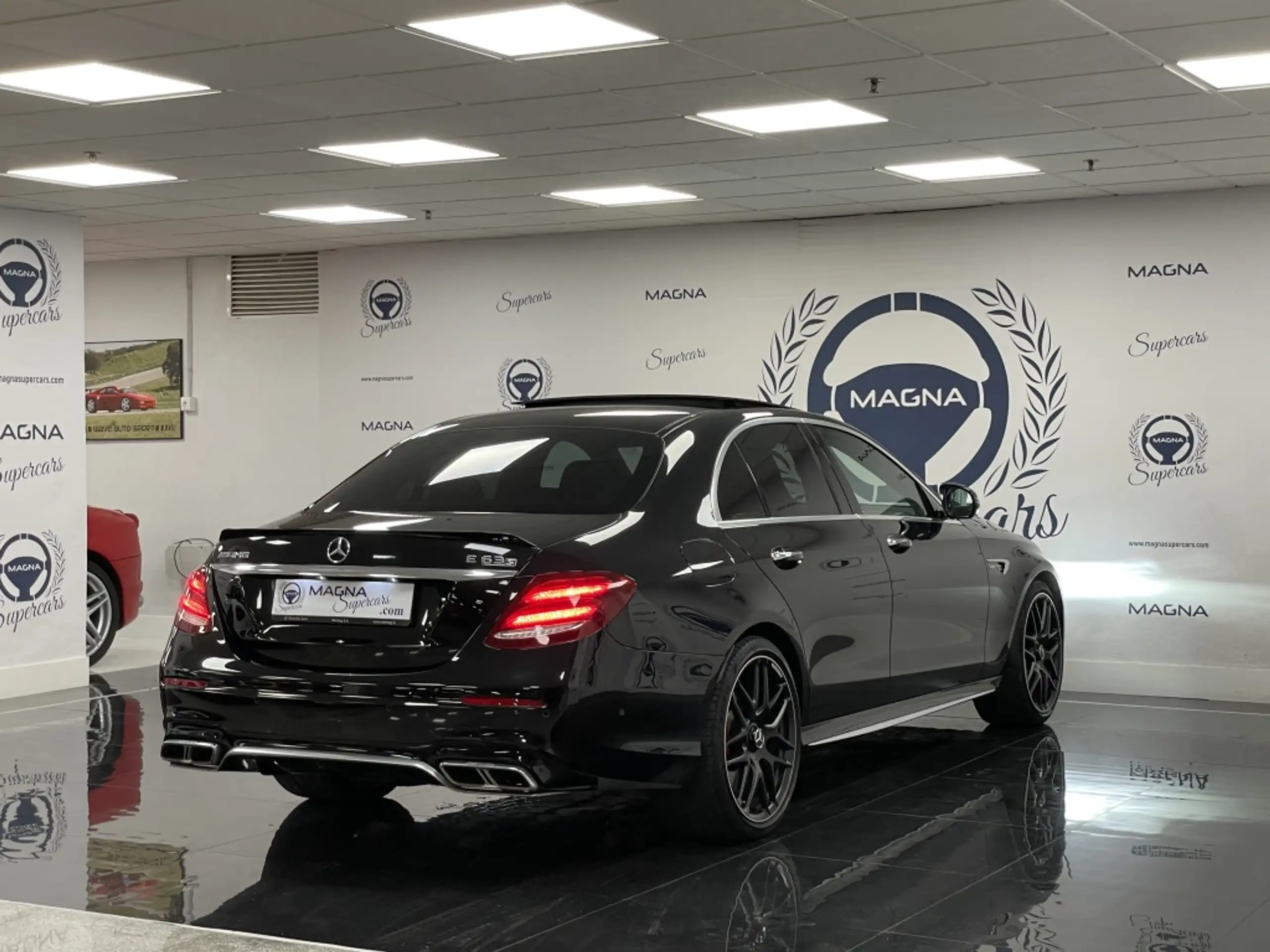 Mercedes-Benz - E 63 AMG