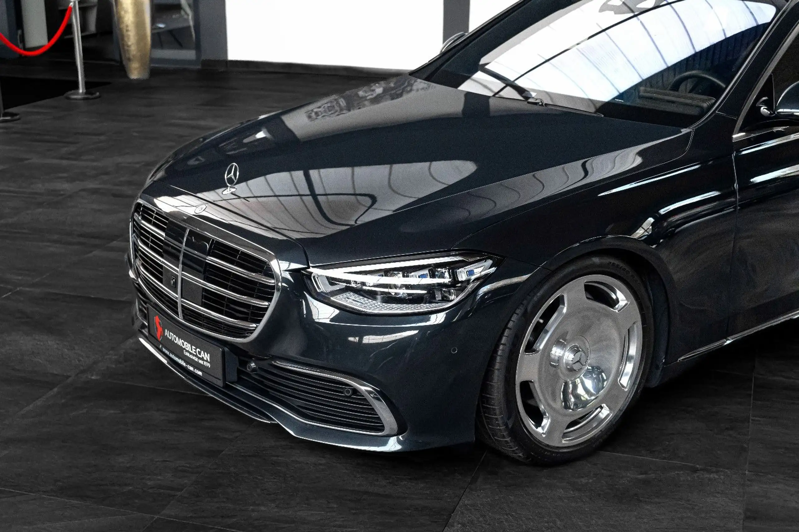 Mercedes-Benz - S 400