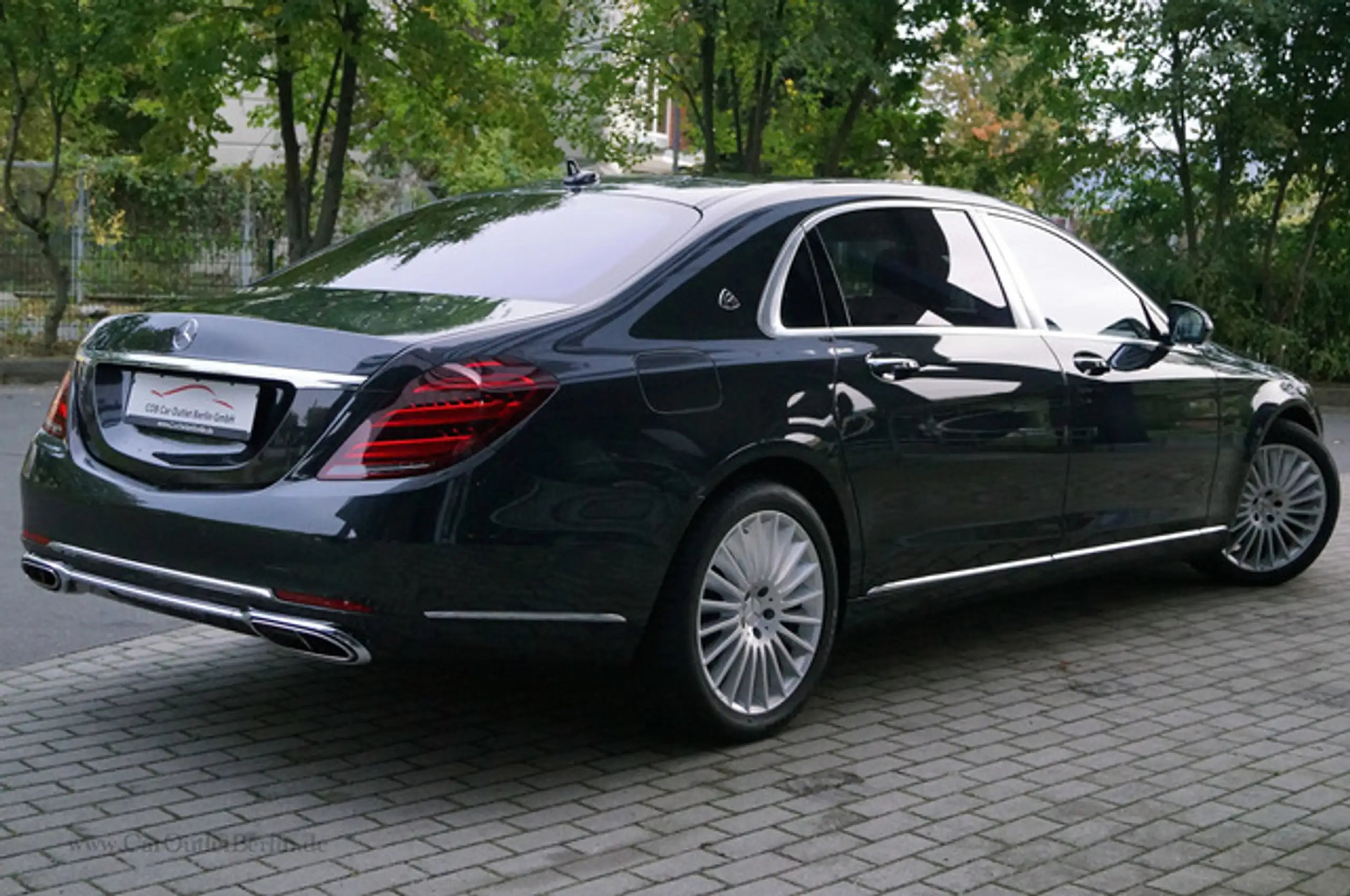 Mercedes-Benz - S 560