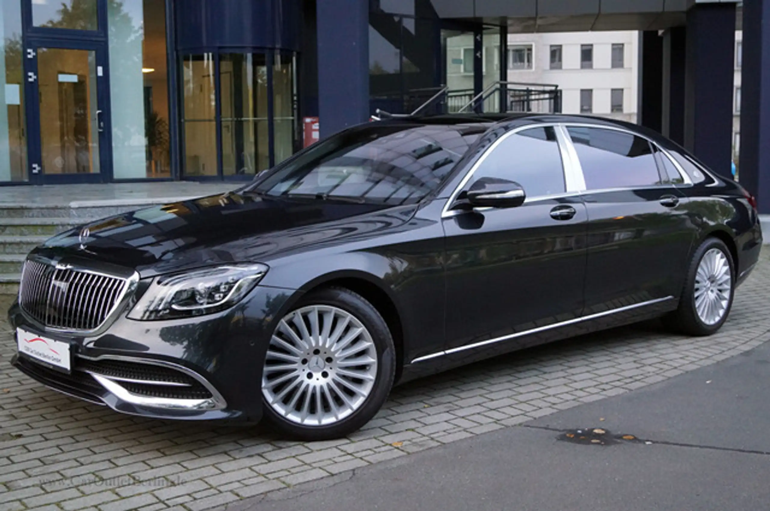 Mercedes-Benz - S 560