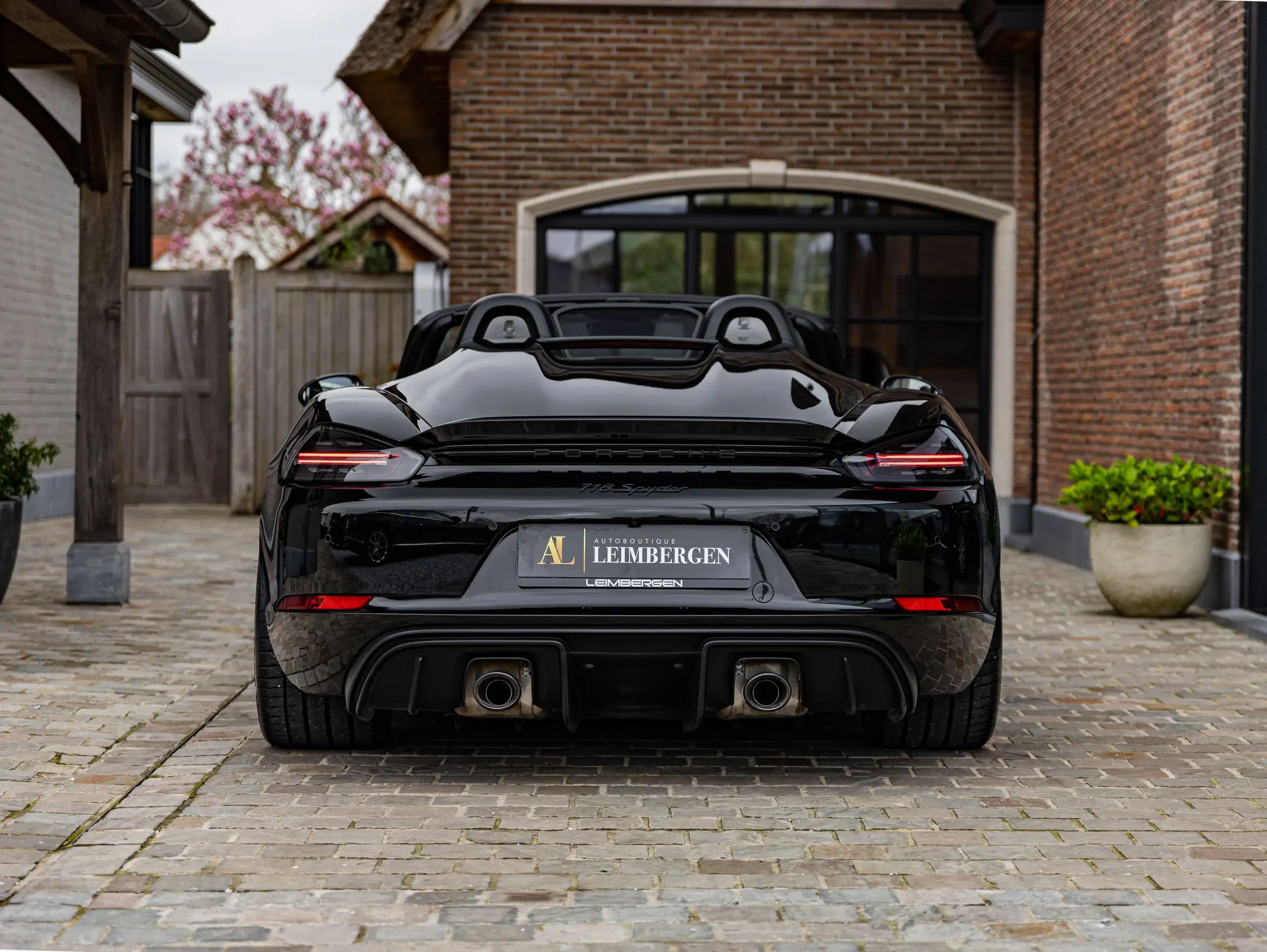 Porsche - 718 Spyder