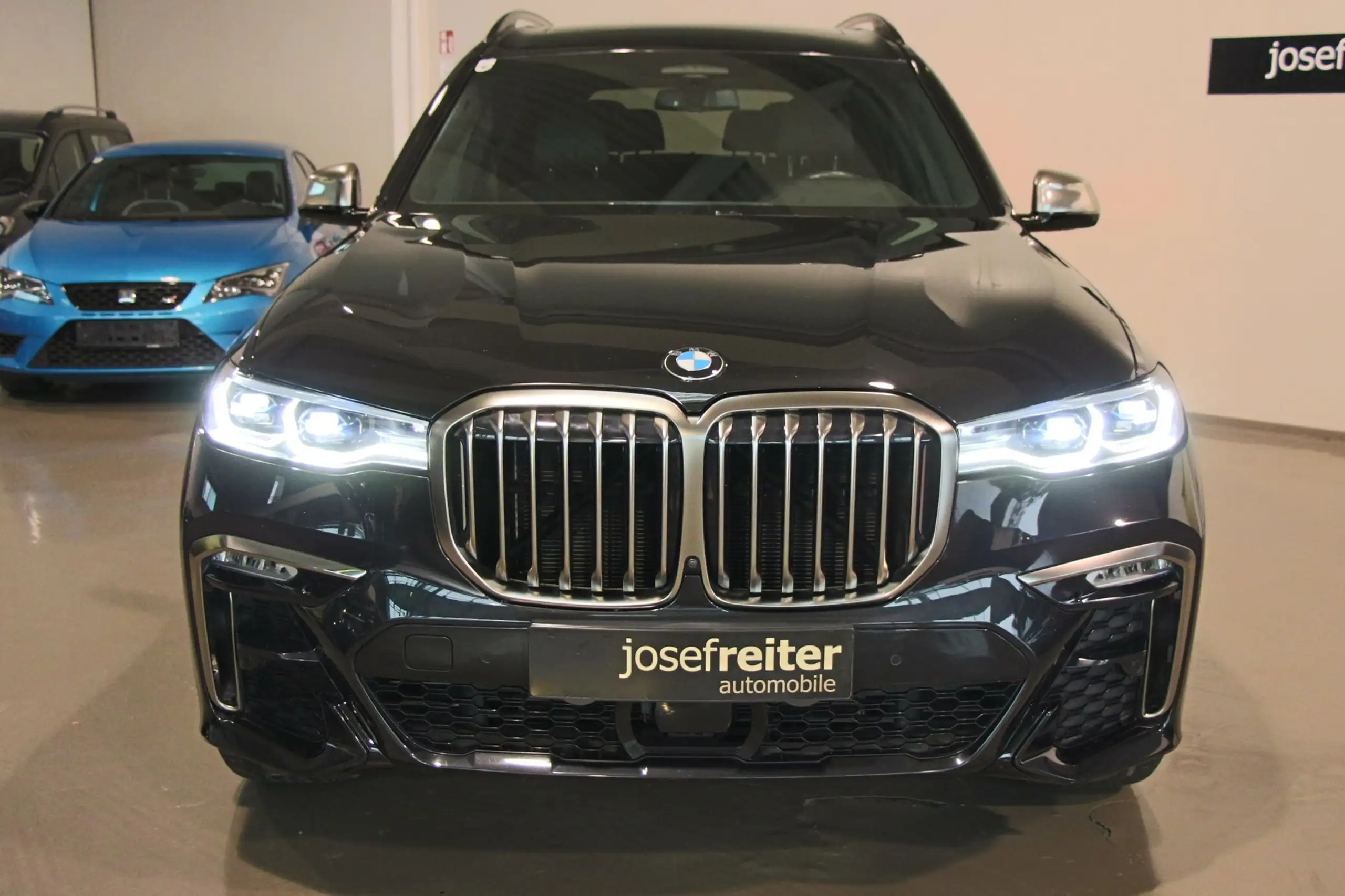 BMW - X7 M