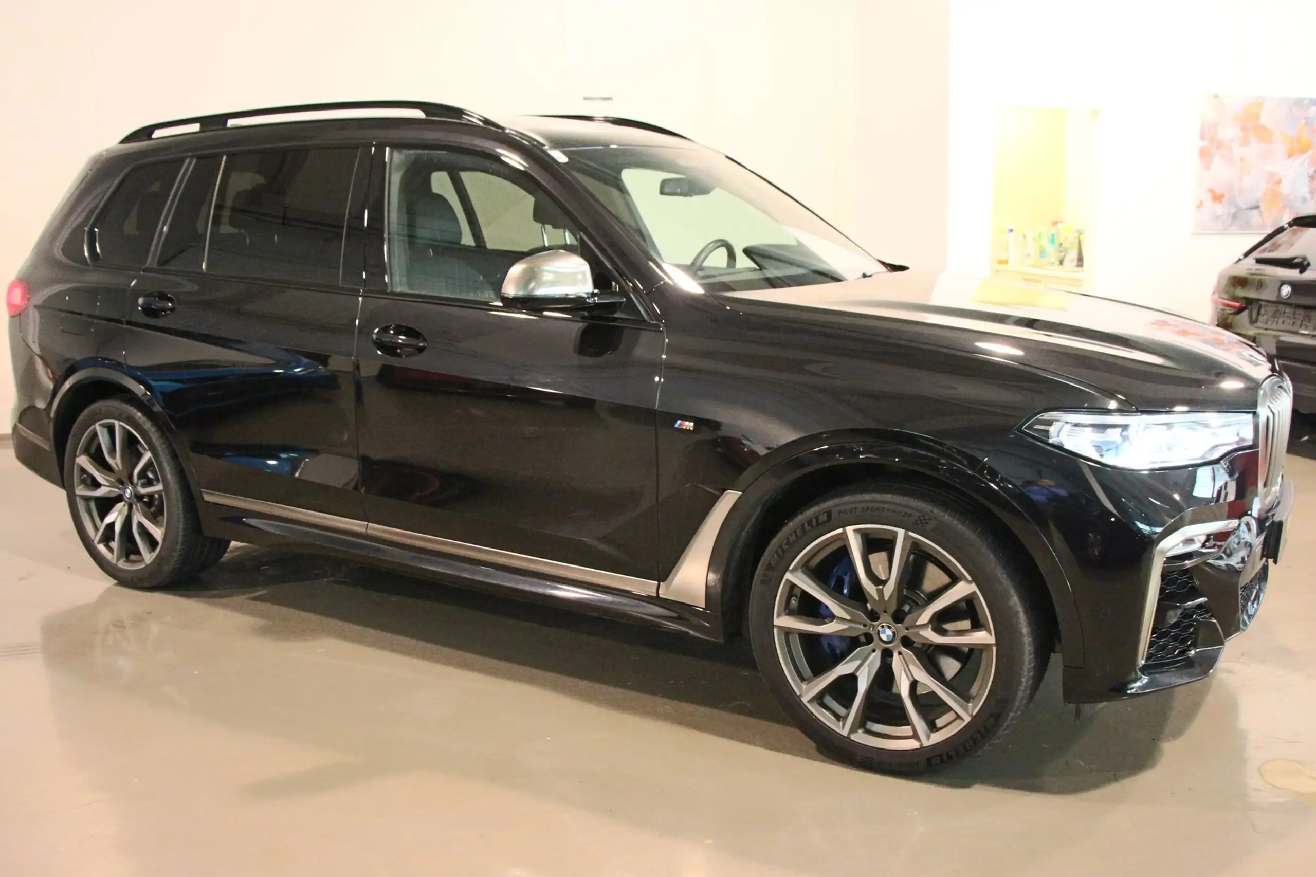 BMW - X7 M