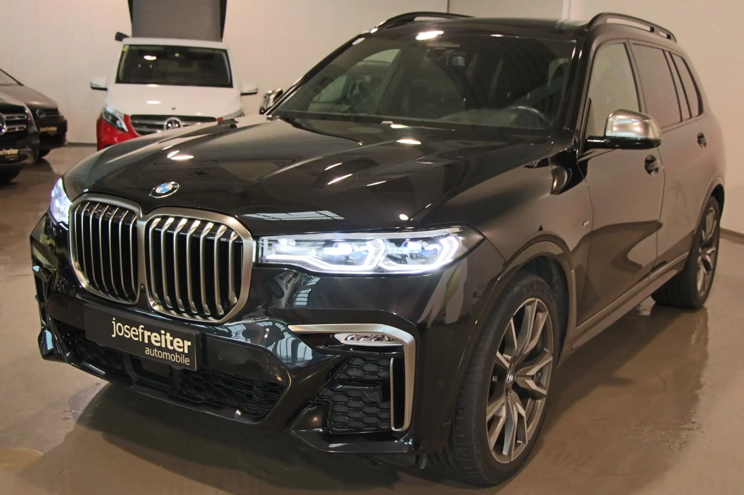 BMW - X7 M