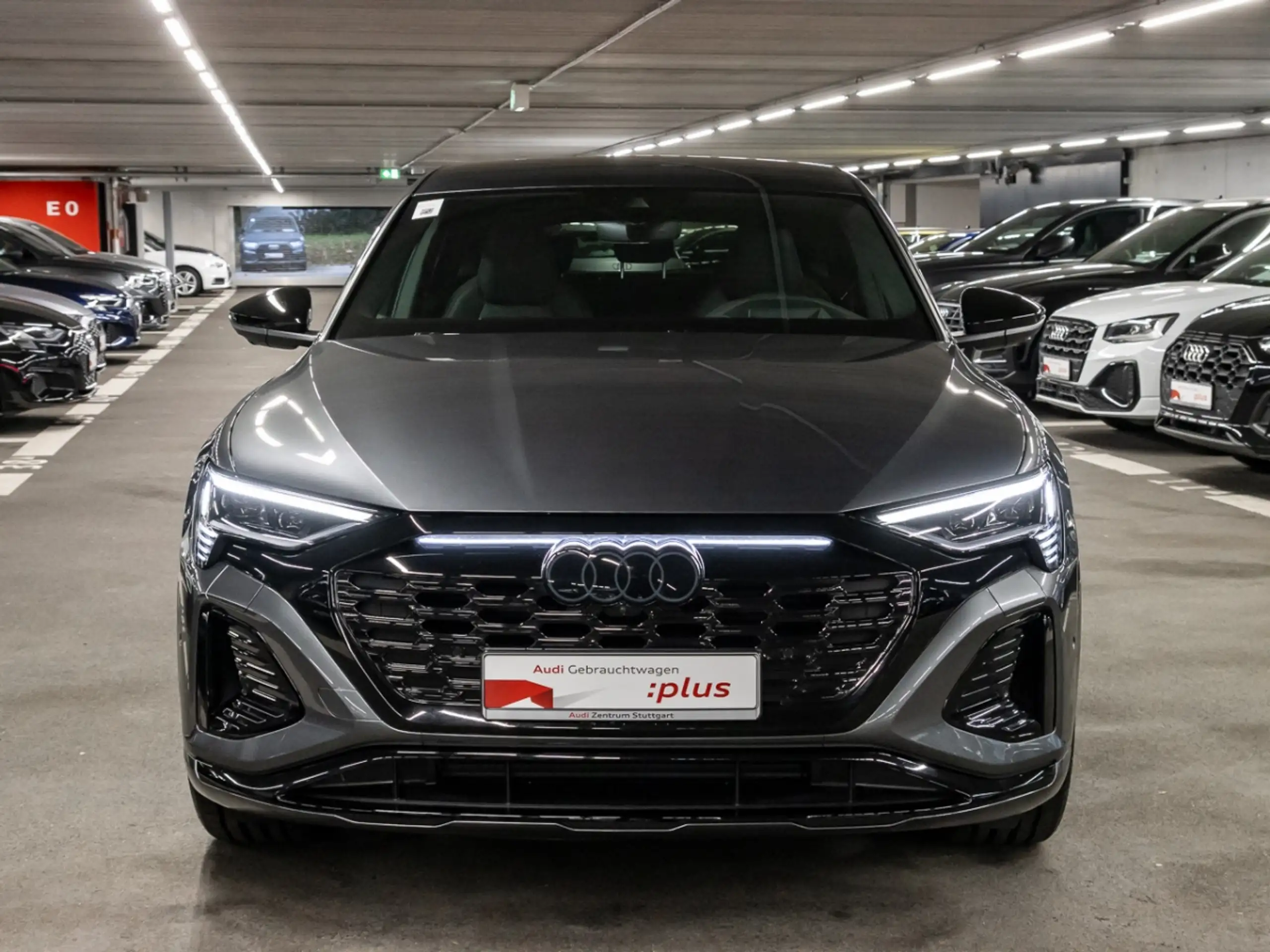 Audi - Q8 e-tron