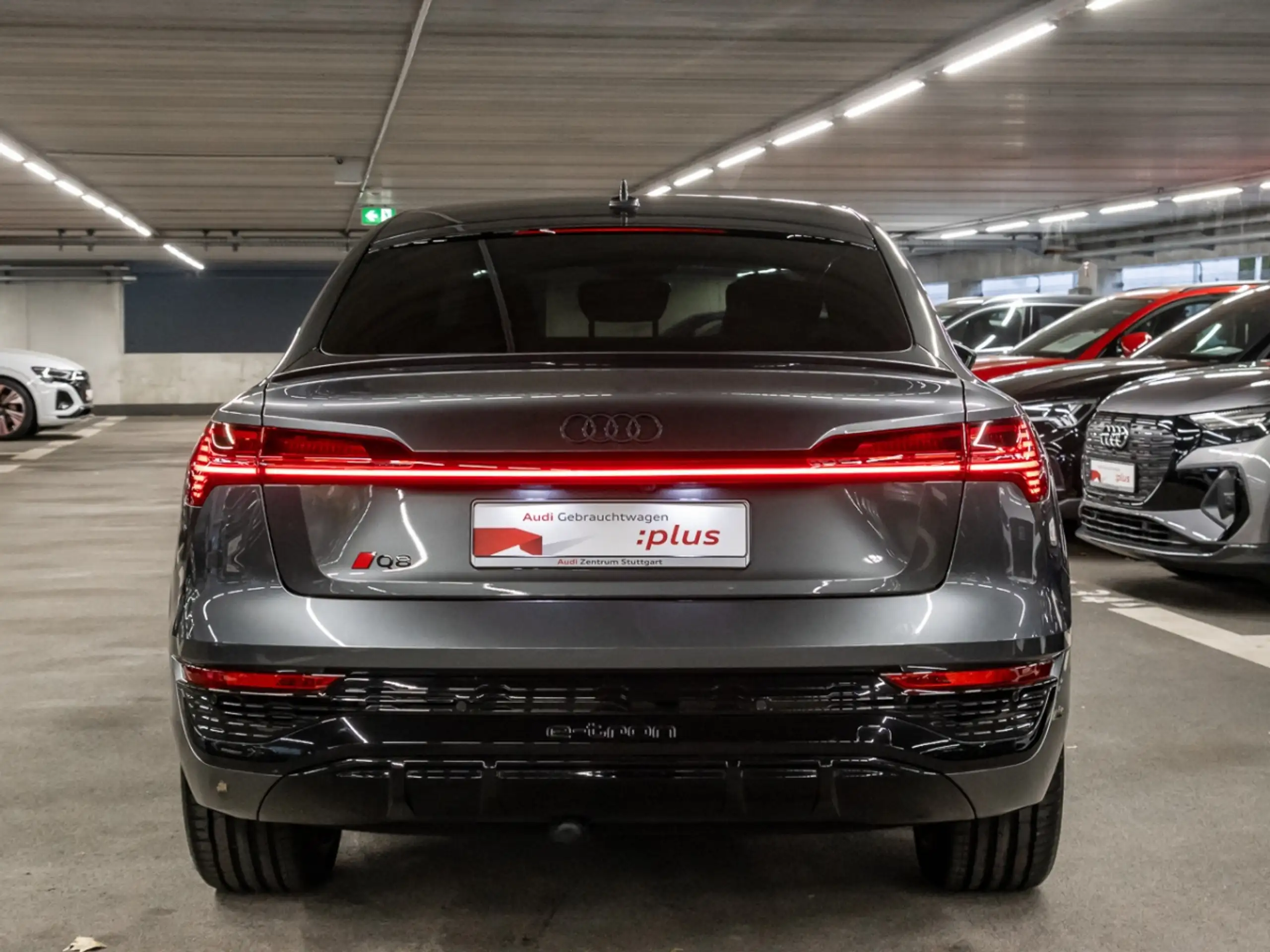 Audi - Q8 e-tron