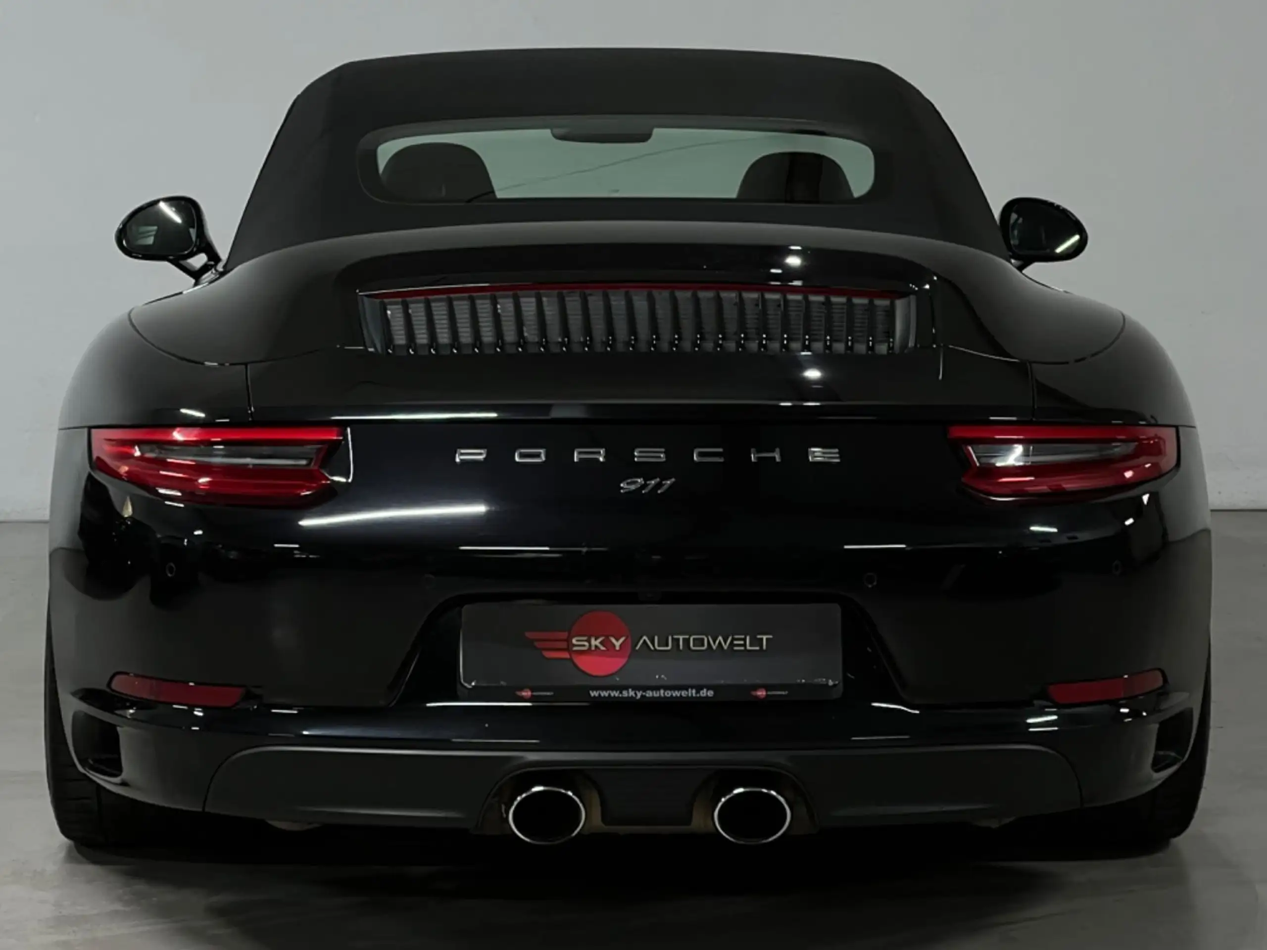 Porsche - 911