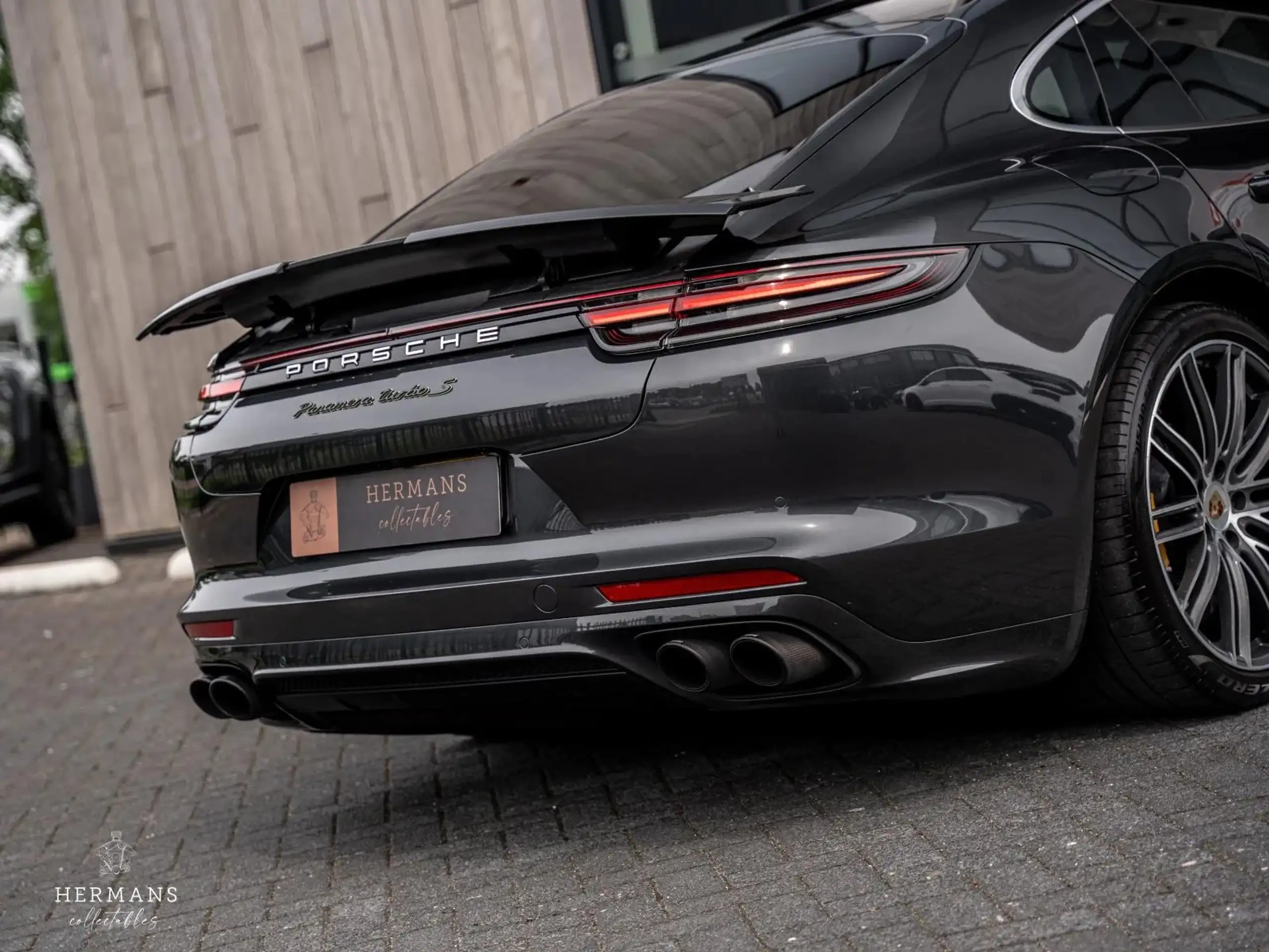 Porsche - Panamera